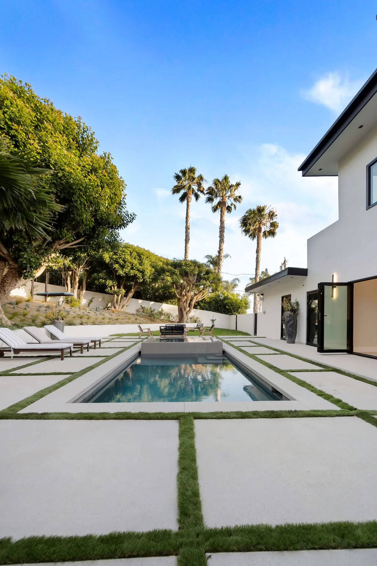 Sea Vista - Central Malibu Villa w/ Pool, Spa, & Ocean Views property photo 5
