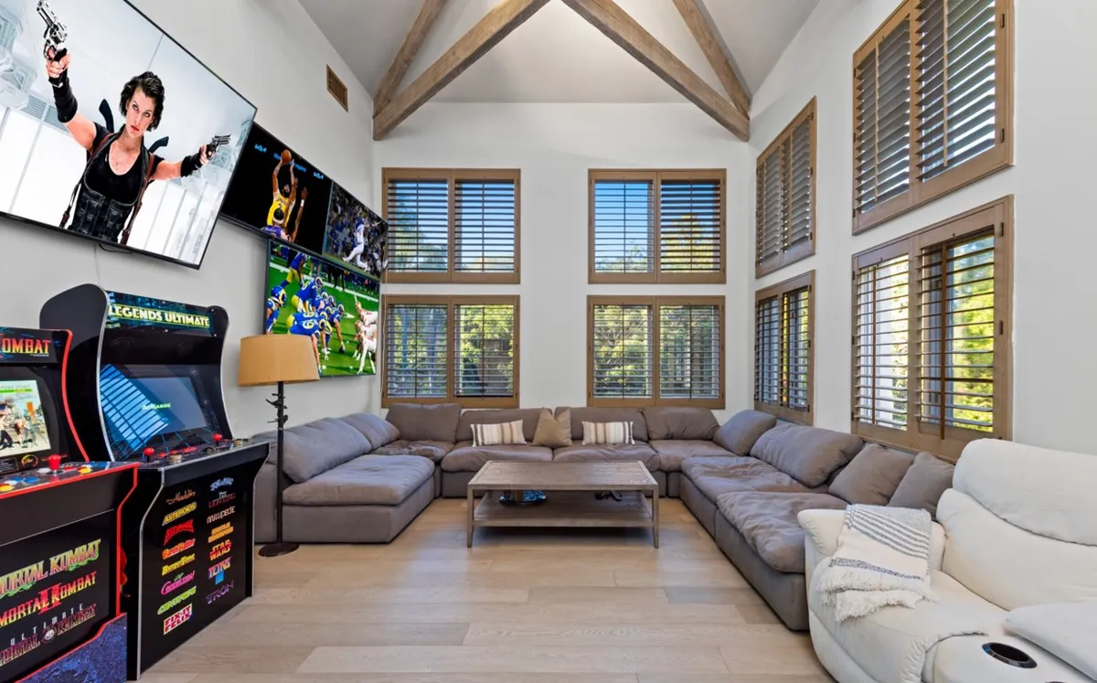 Wander Los Angeles Woods #24