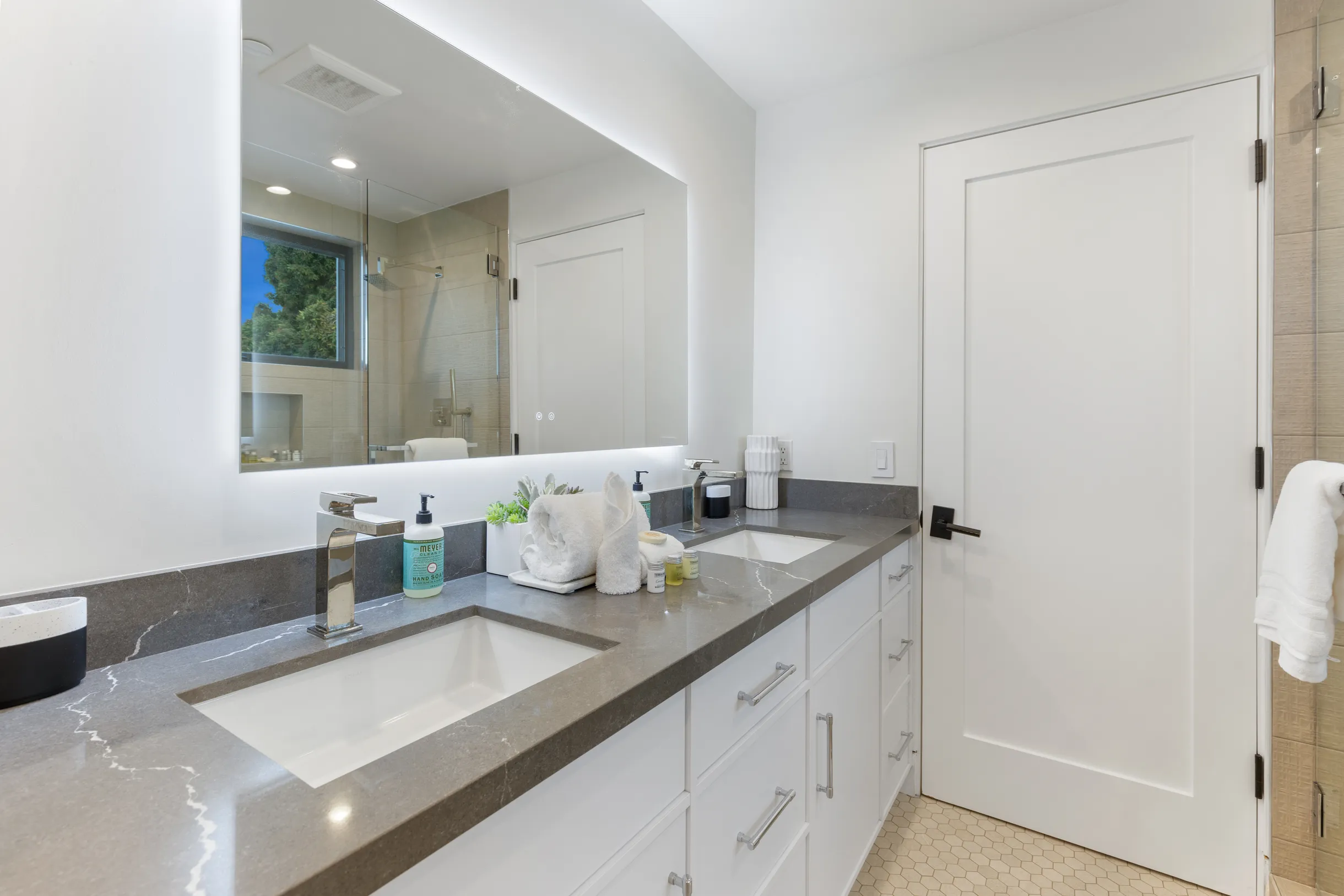 Wander Hollywood Halo #4