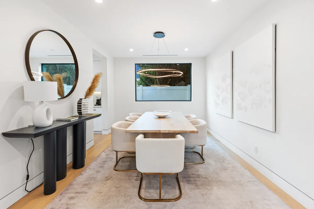 Wander Hollywood Halo