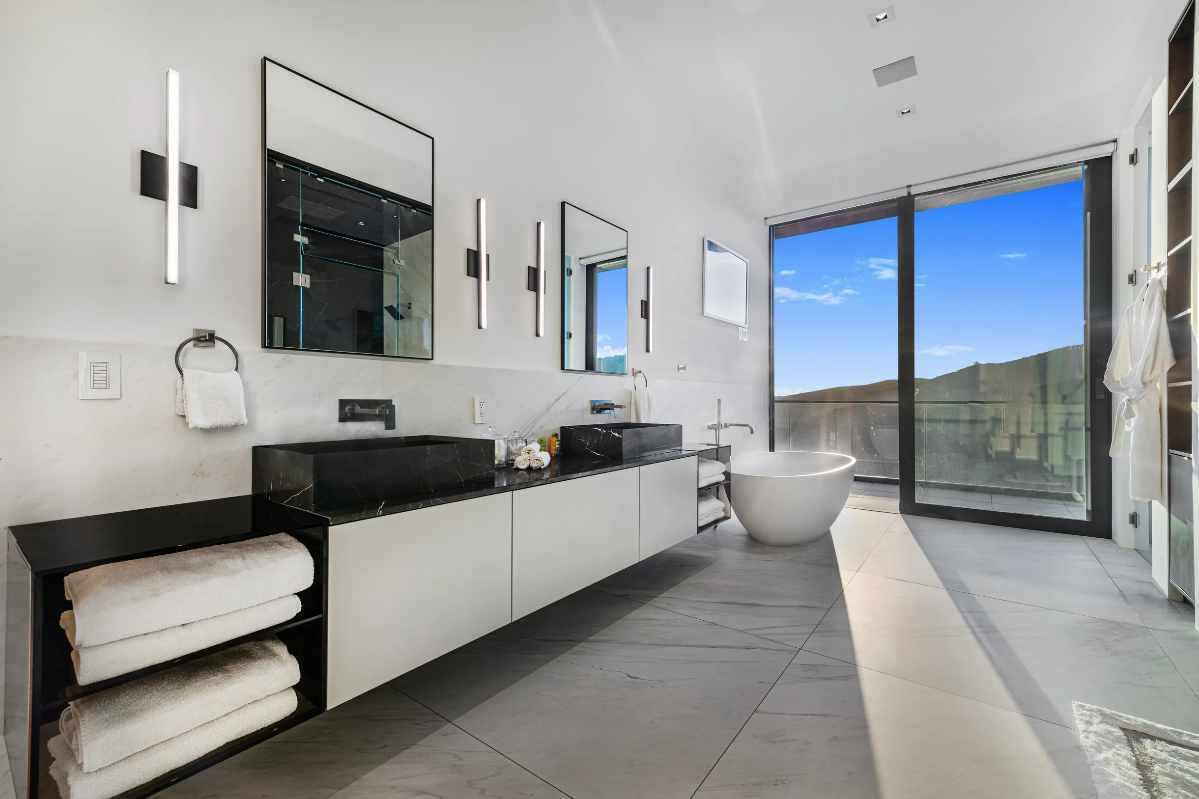 Wander Los Angeles Flora #47