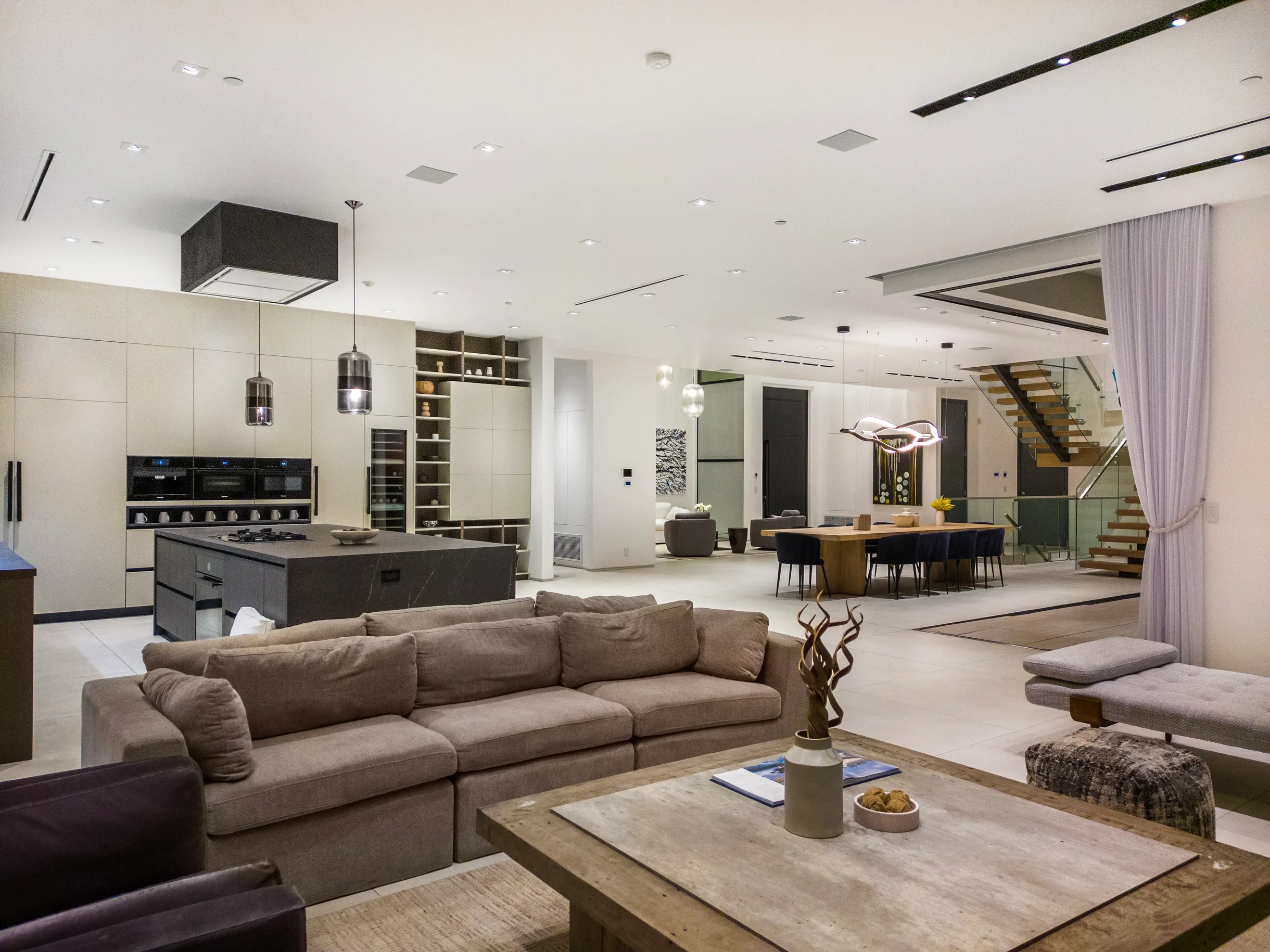 Wander Los Angeles Flora #34