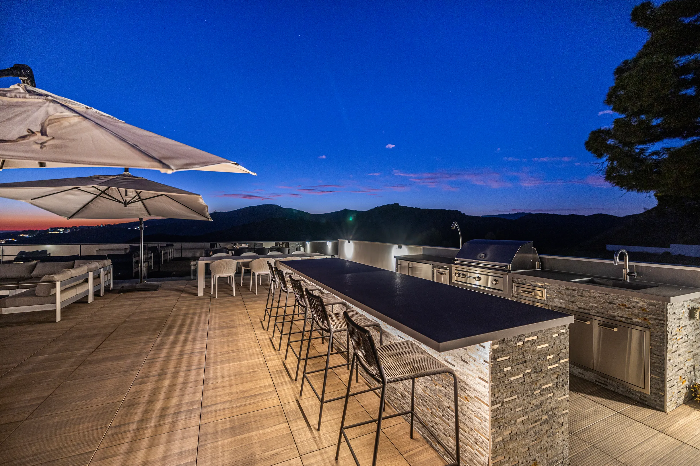 Wander Los Angeles Flora #9