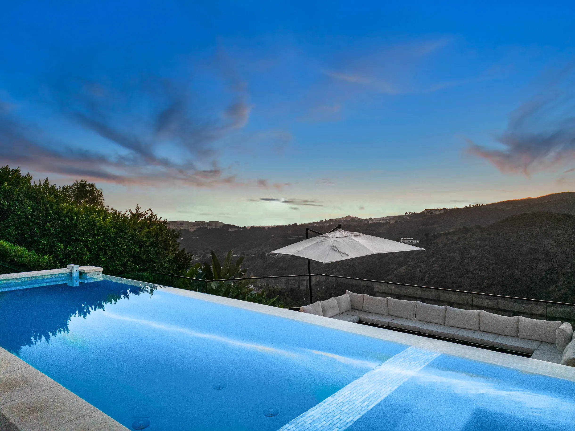 Wander Los Angeles Flora #37