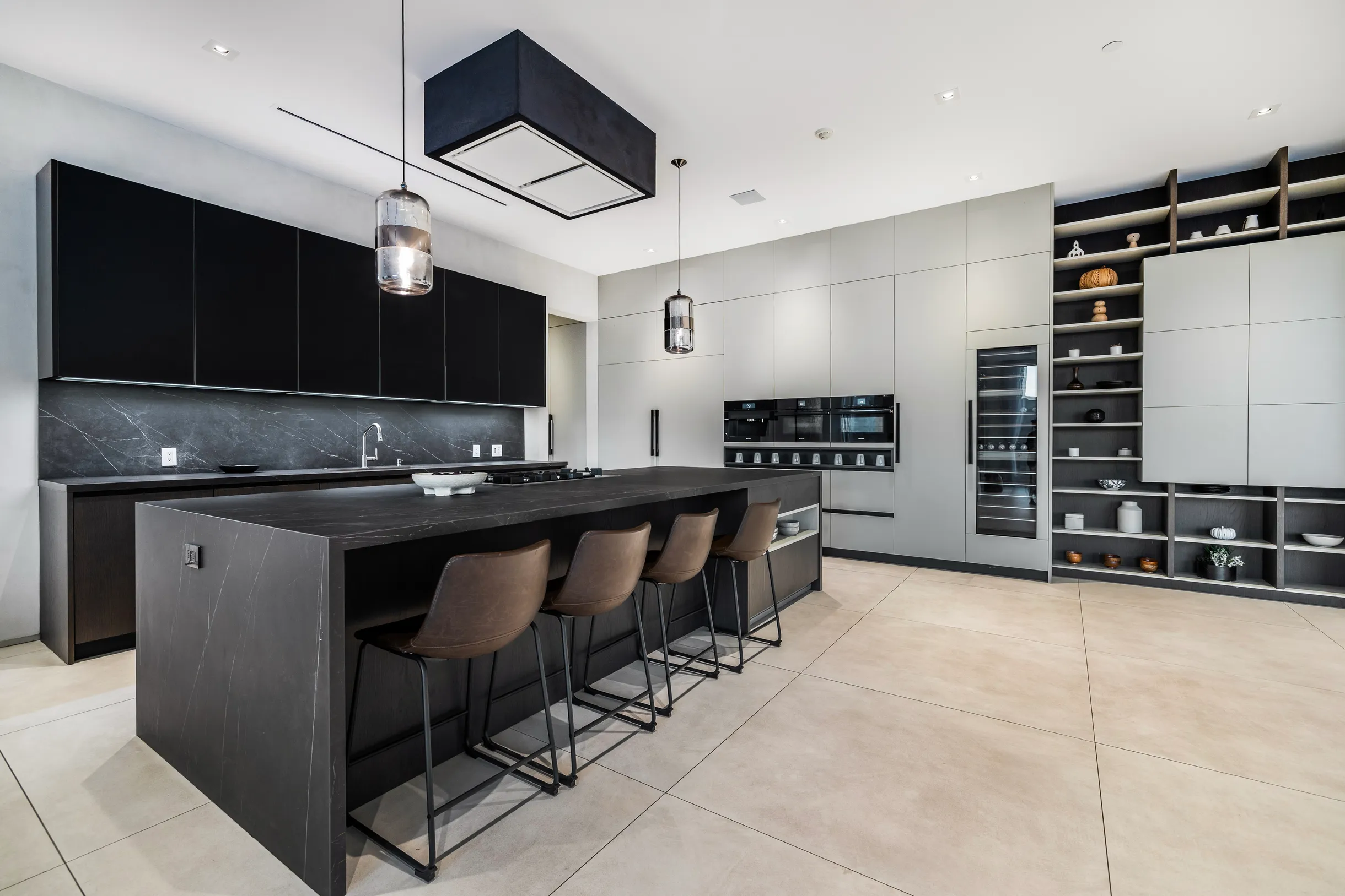 Wander Los Angeles Flora #40