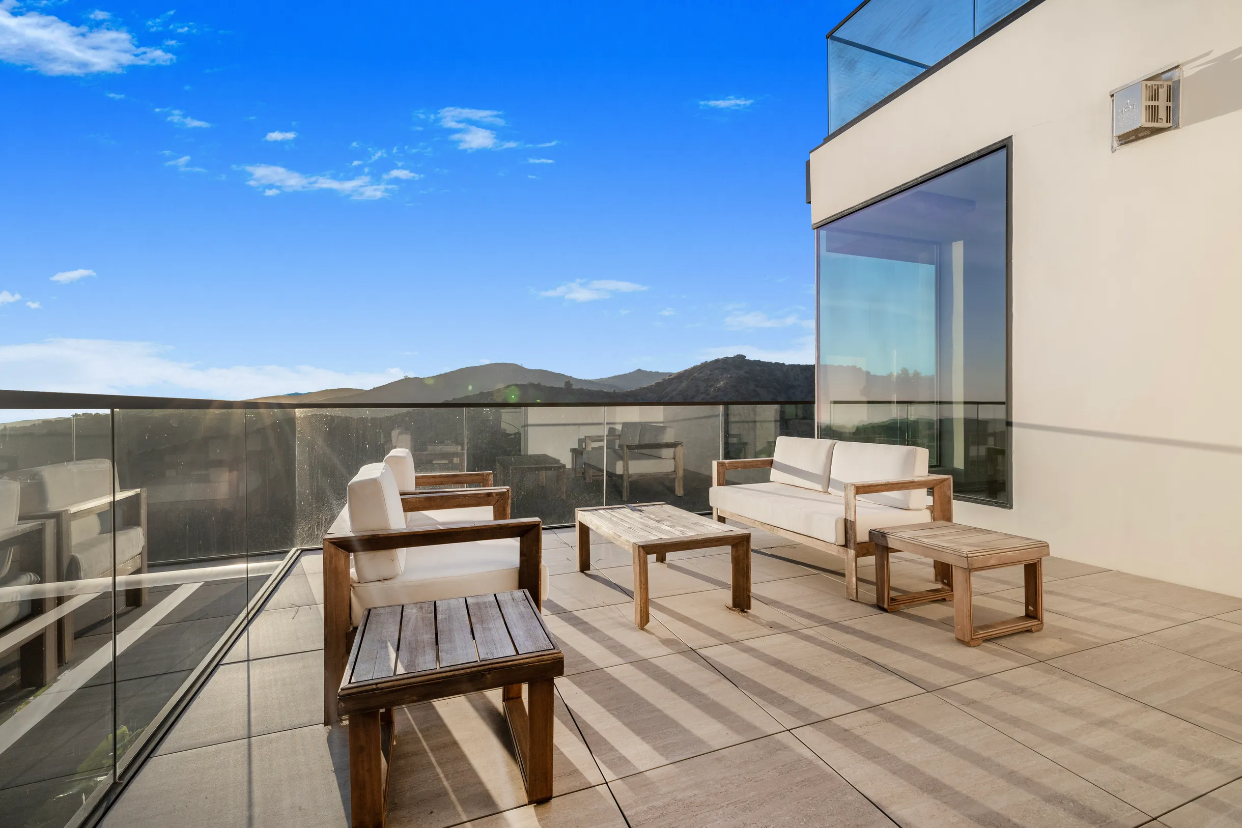 Wander Los Angeles Flora #25