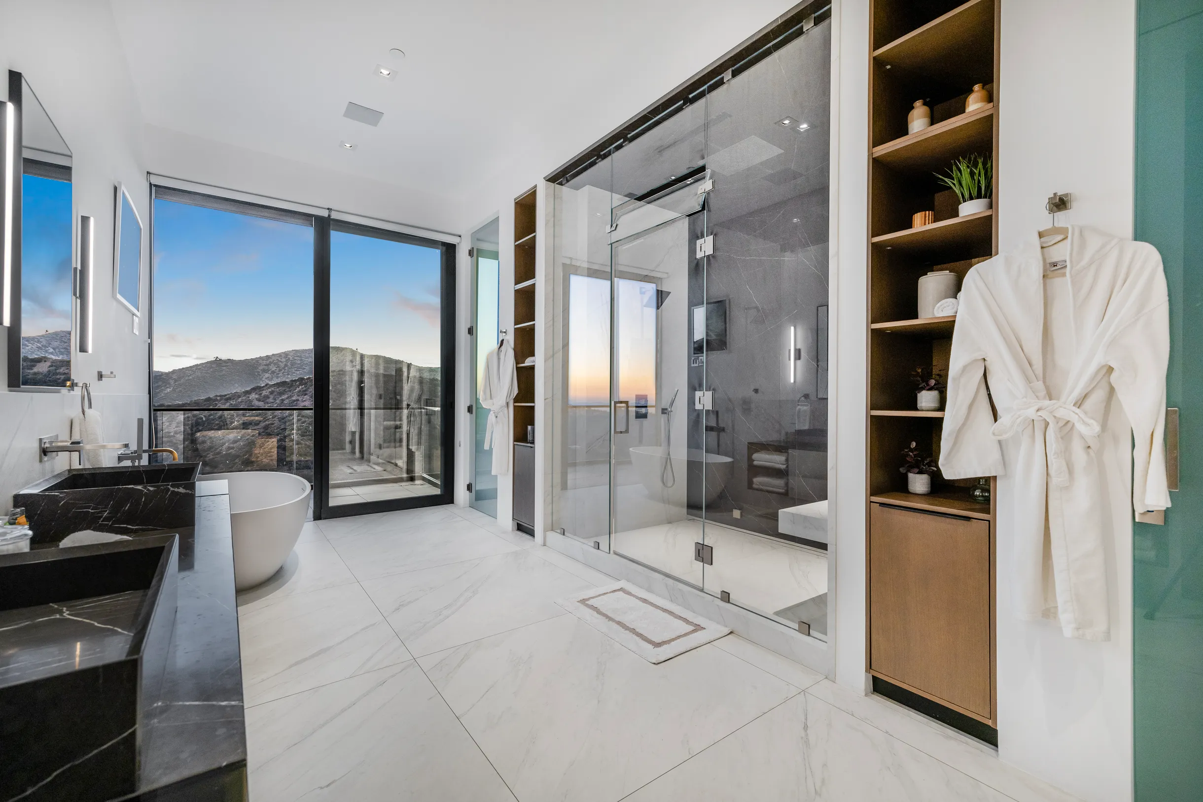 Wander Los Angeles Flora #30