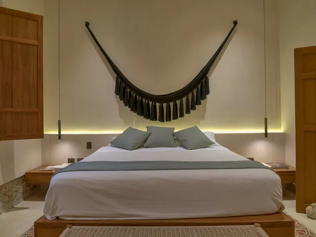 Bedroom 1 image 1