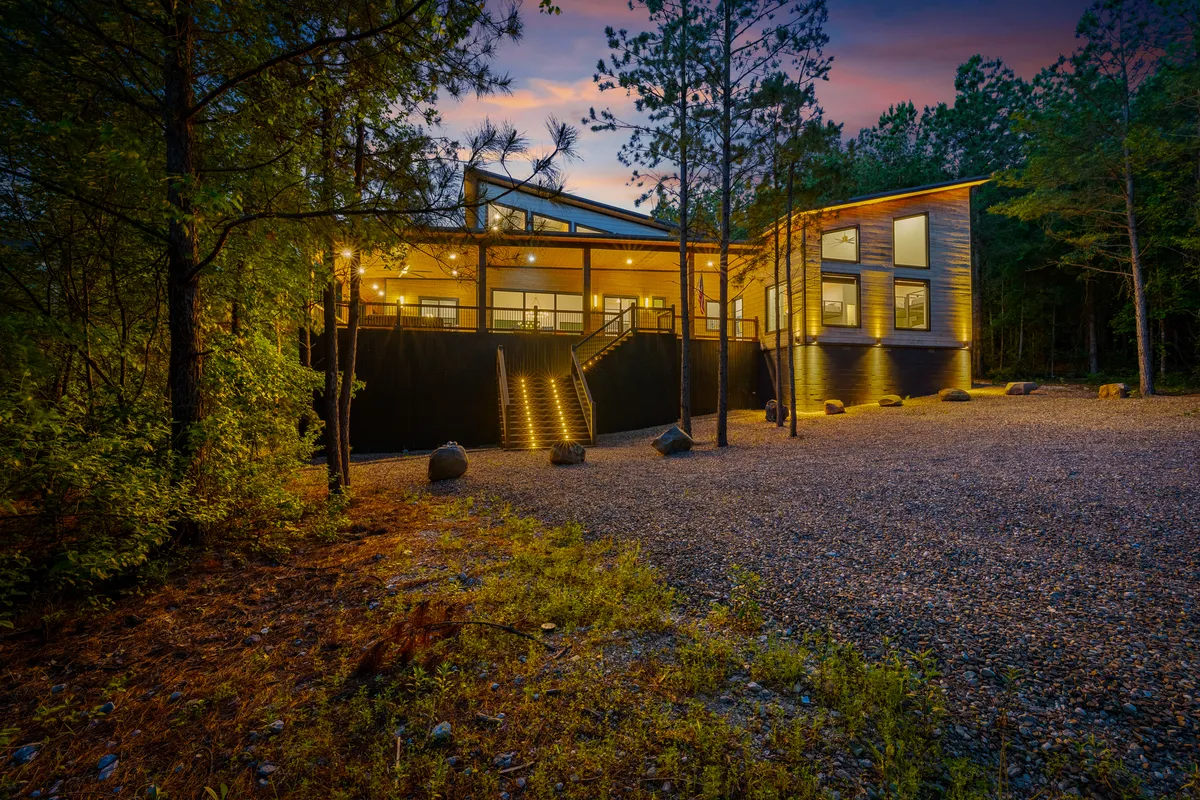 Wander Broken Bow Glow