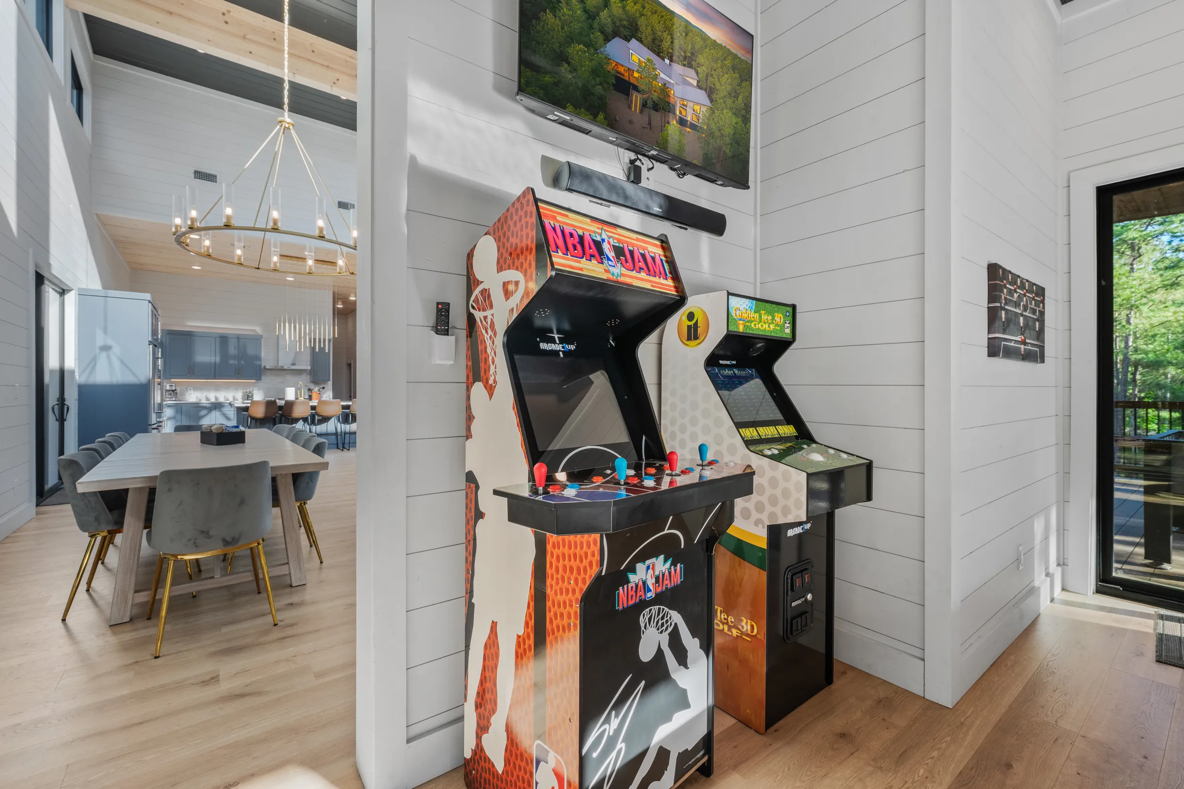 Wander Broken Bow Glow #84