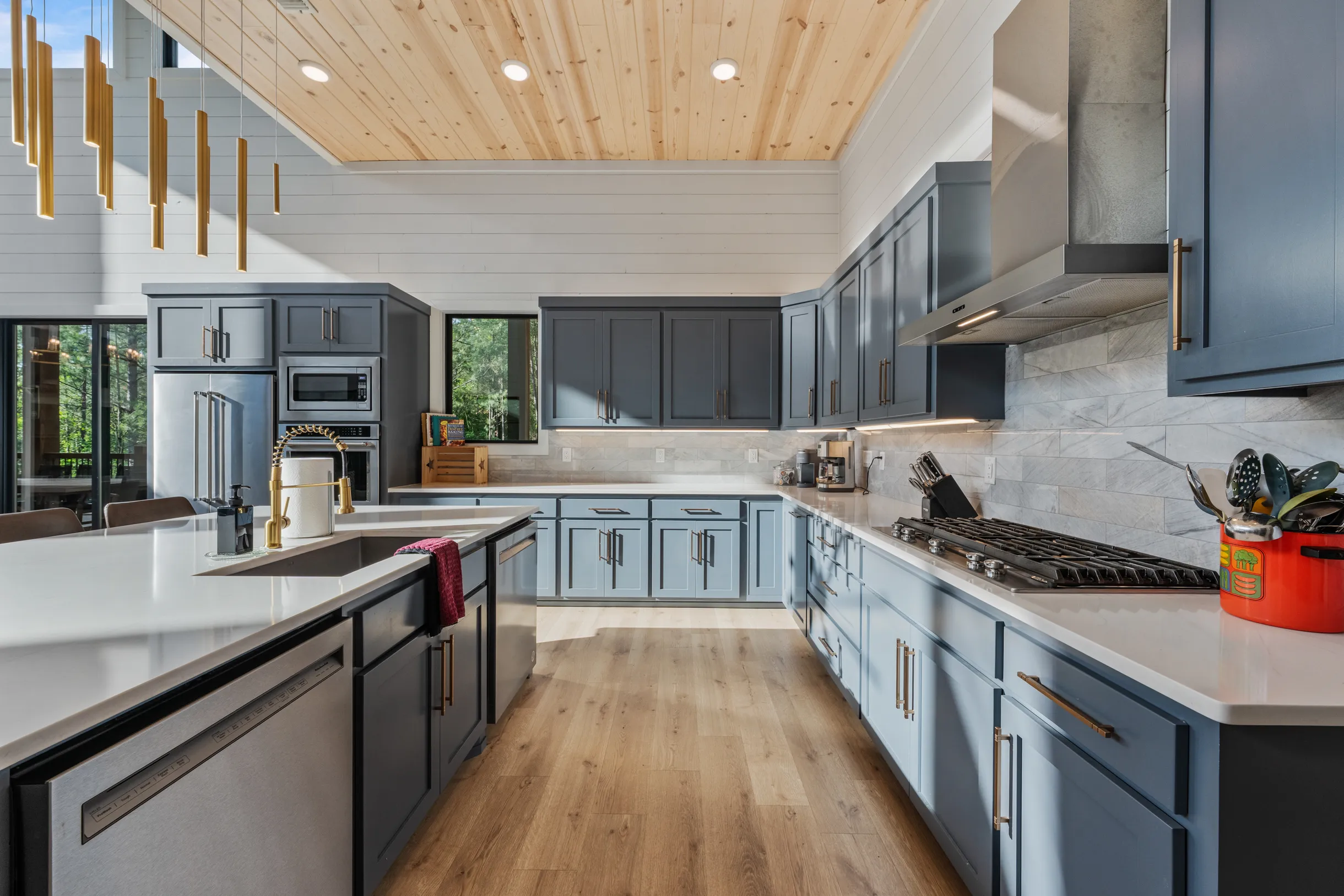 Wander Broken Bow Glow #33