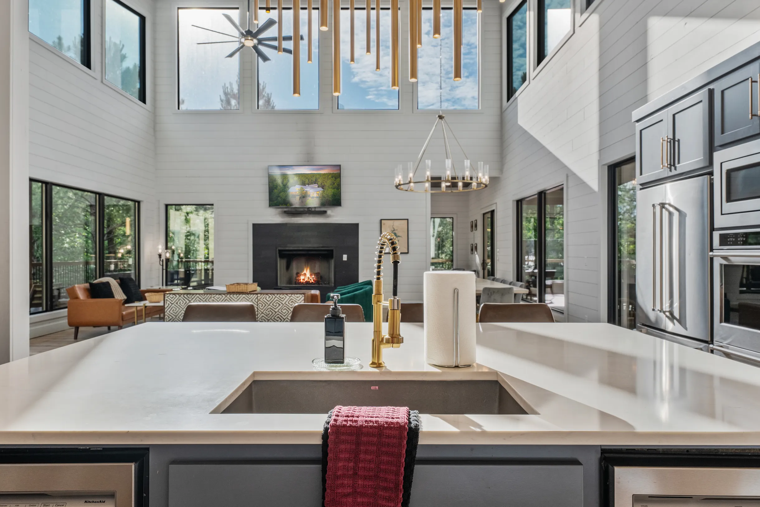 Wander Broken Bow Glow #118