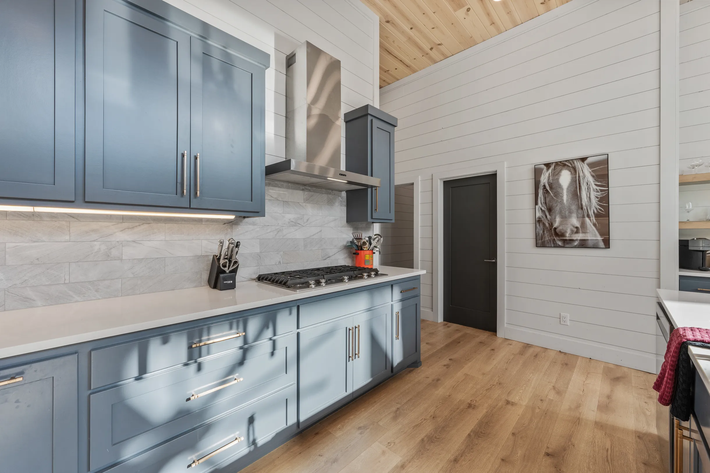 Wander Broken Bow Glow #72