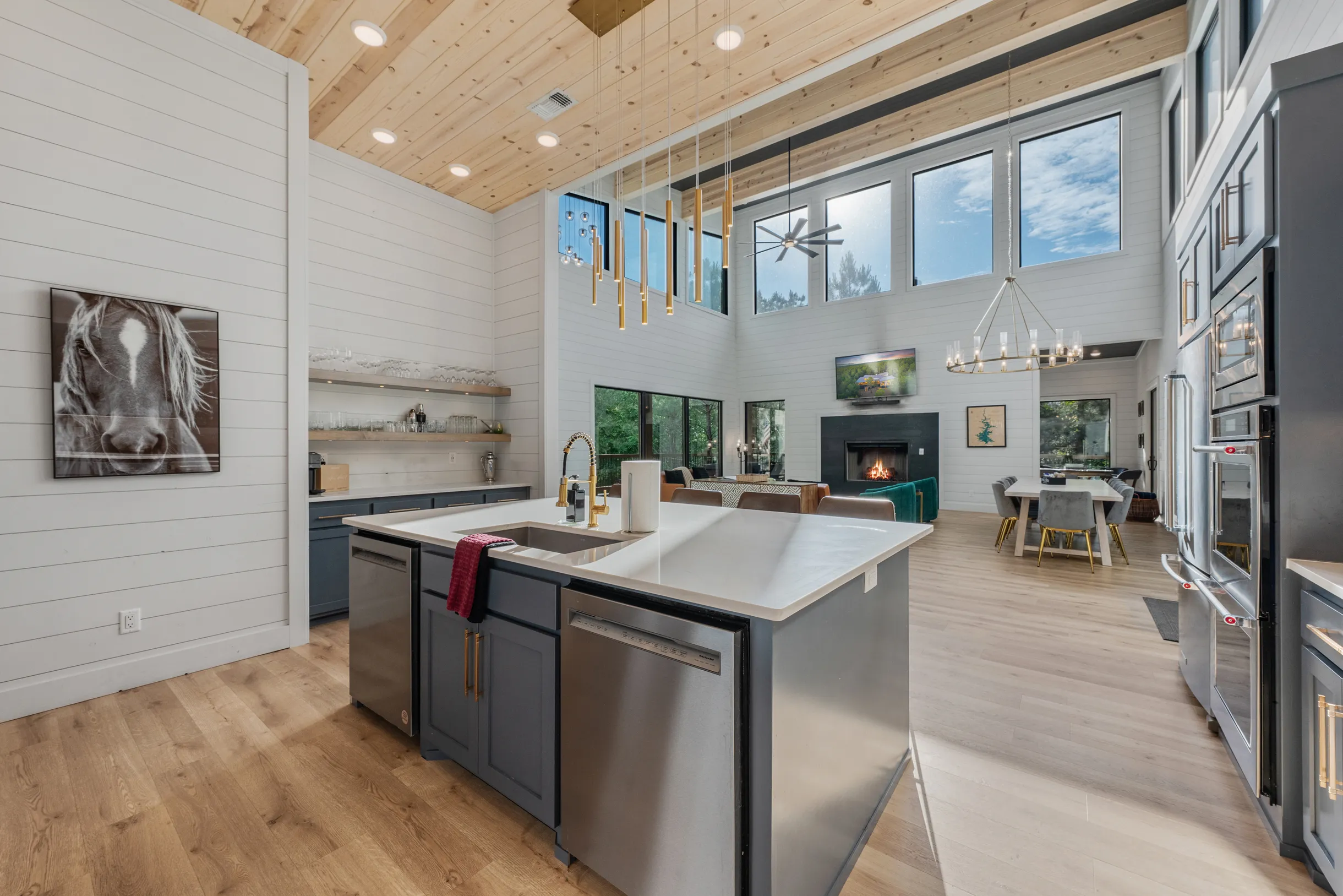 Wander Broken Bow Glow #108