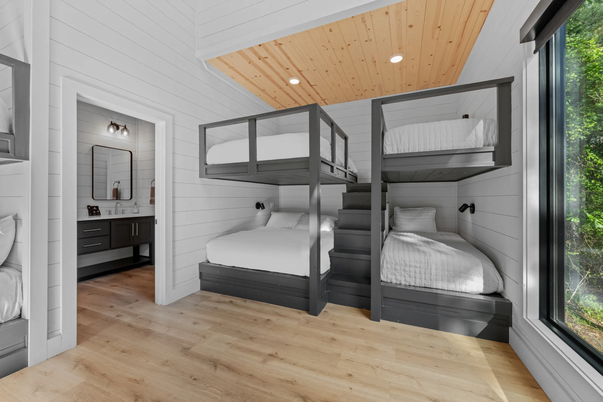 Wander Broken Bow Glow #13