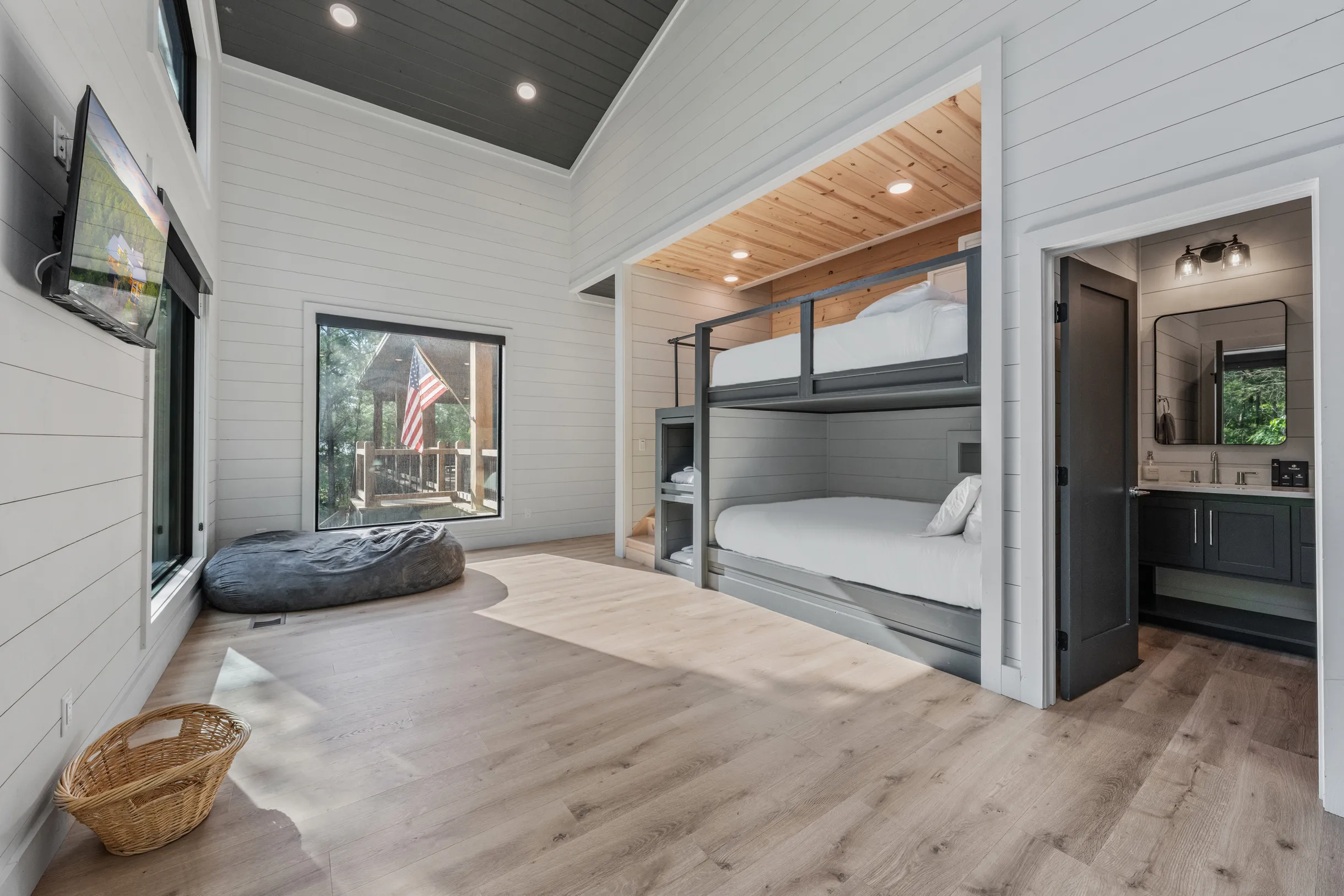 Wander Broken Bow Glow #58