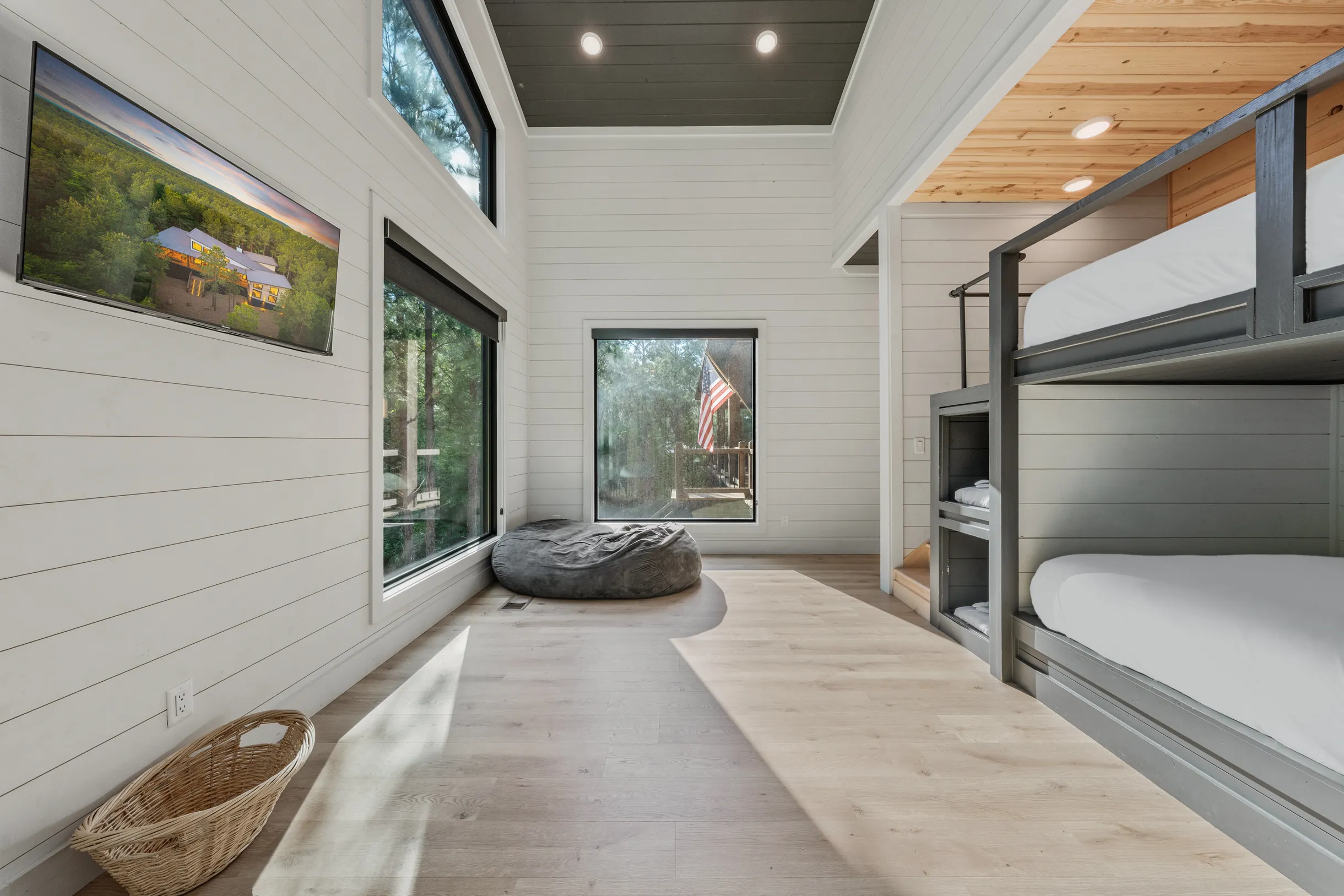 Wander Broken Bow Glow #110