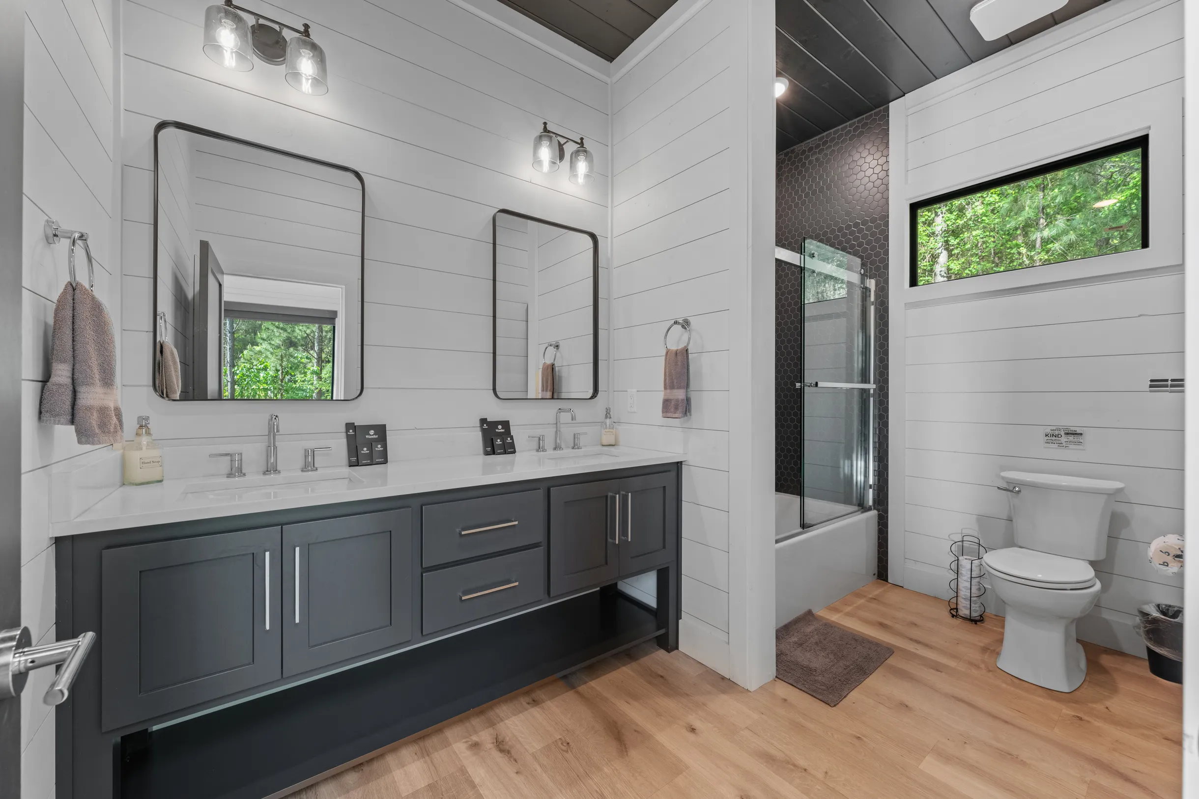 Wander Broken Bow Glow #14