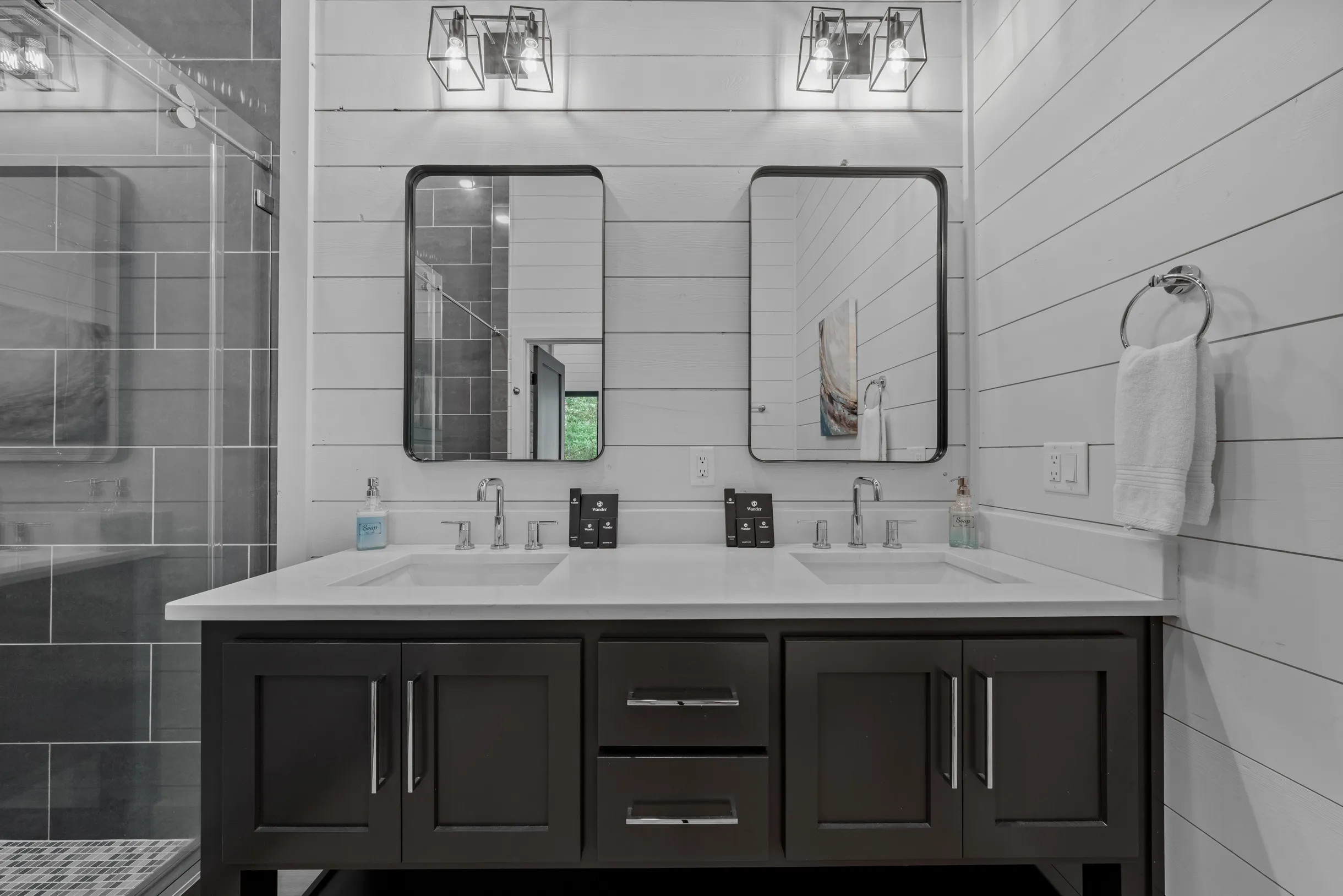 Wander Broken Bow Glow #39