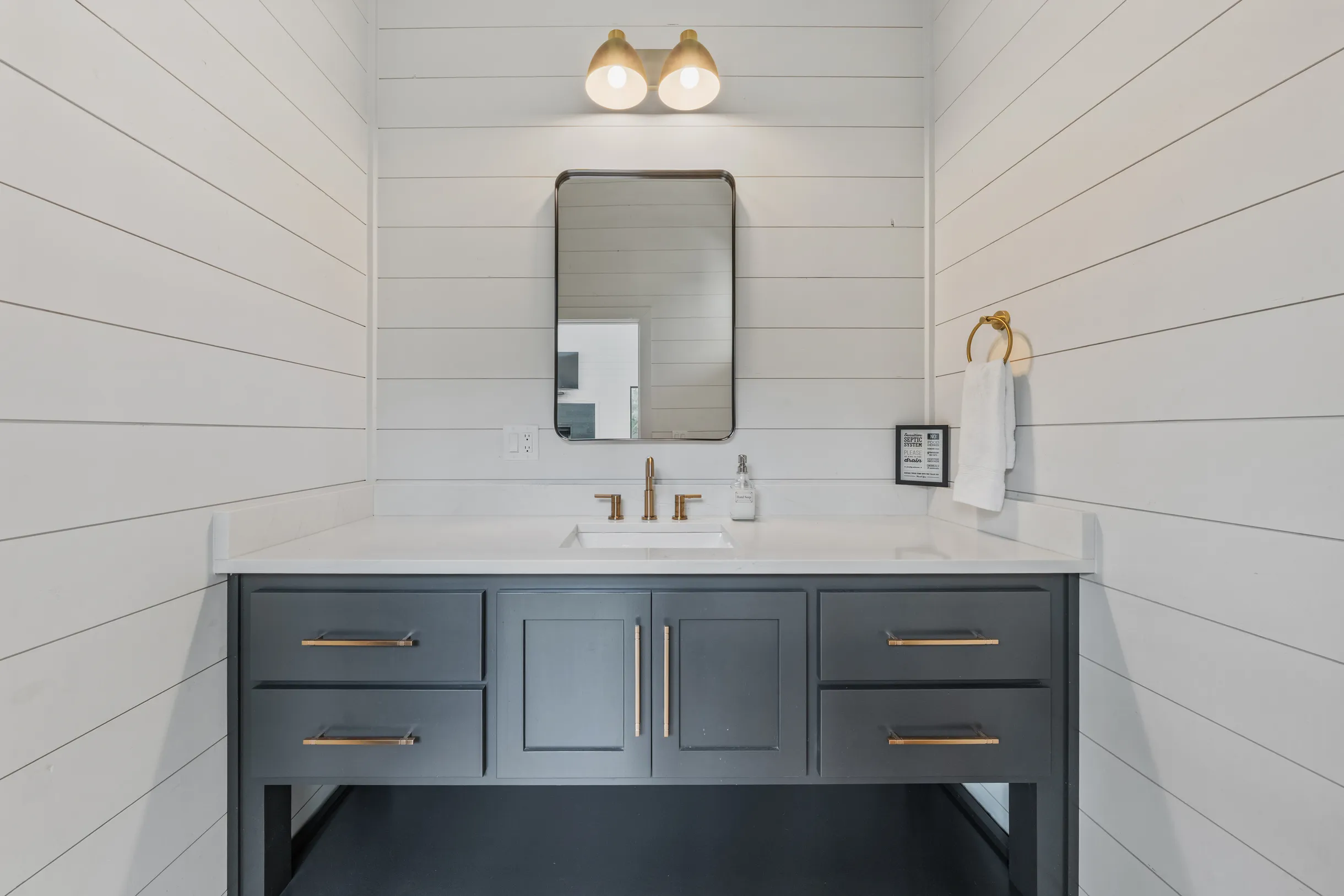 Wander Broken Bow Glow #40