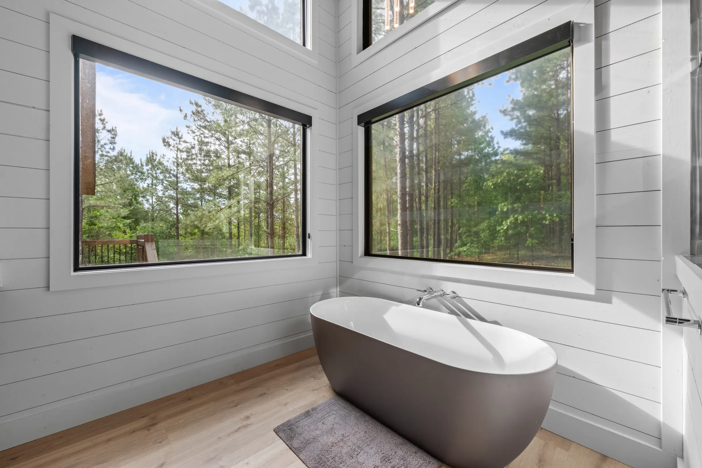 Wander Broken Bow Glow #20