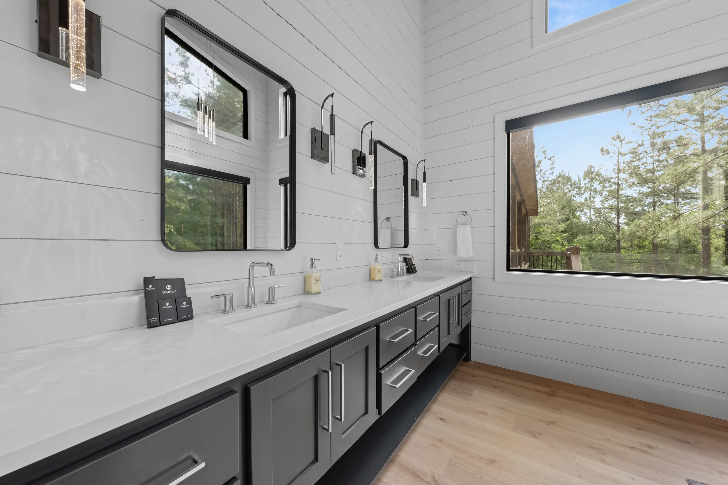 Wander Broken Bow Glow #91