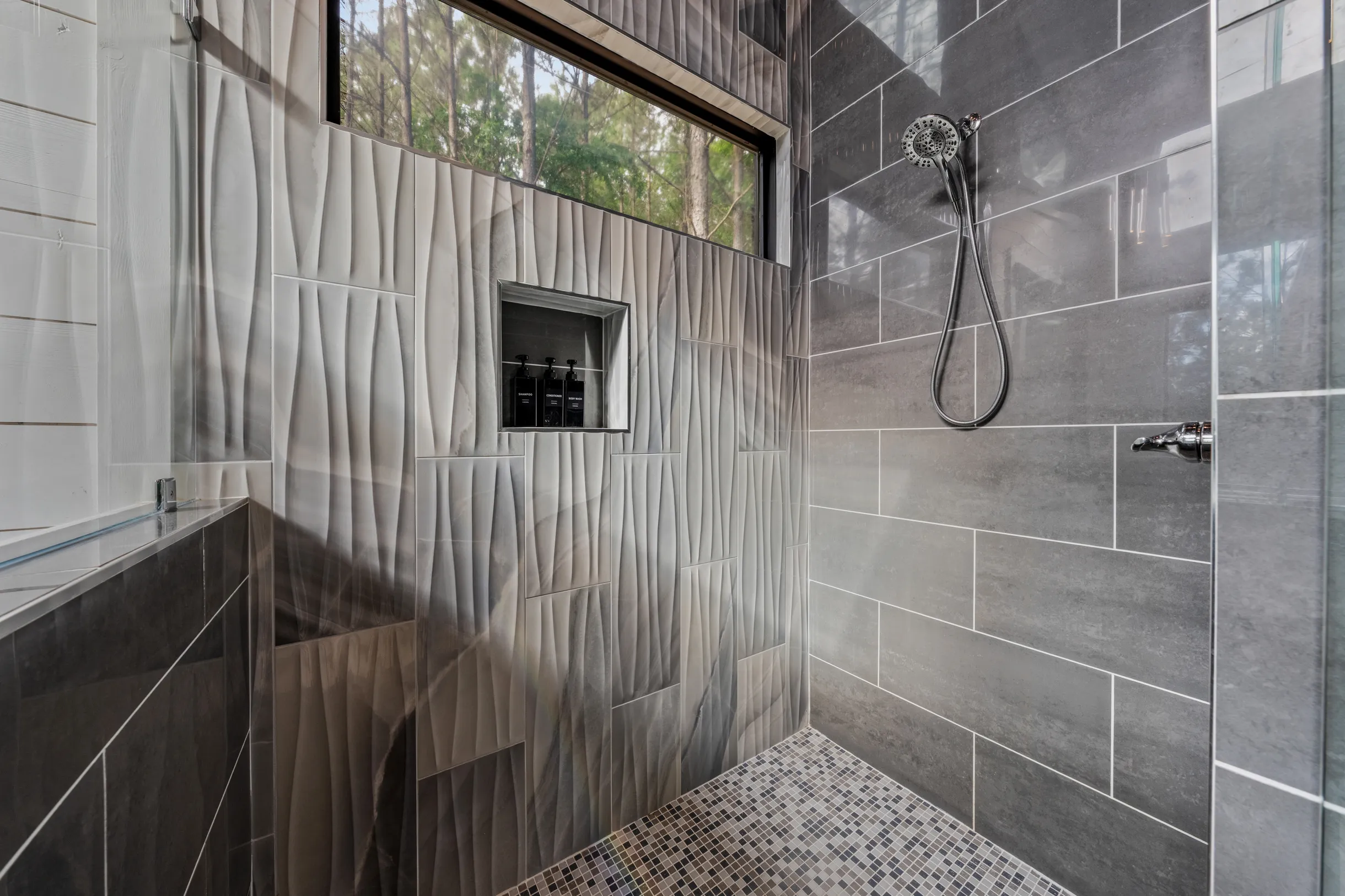 Wander Broken Bow Glow #101