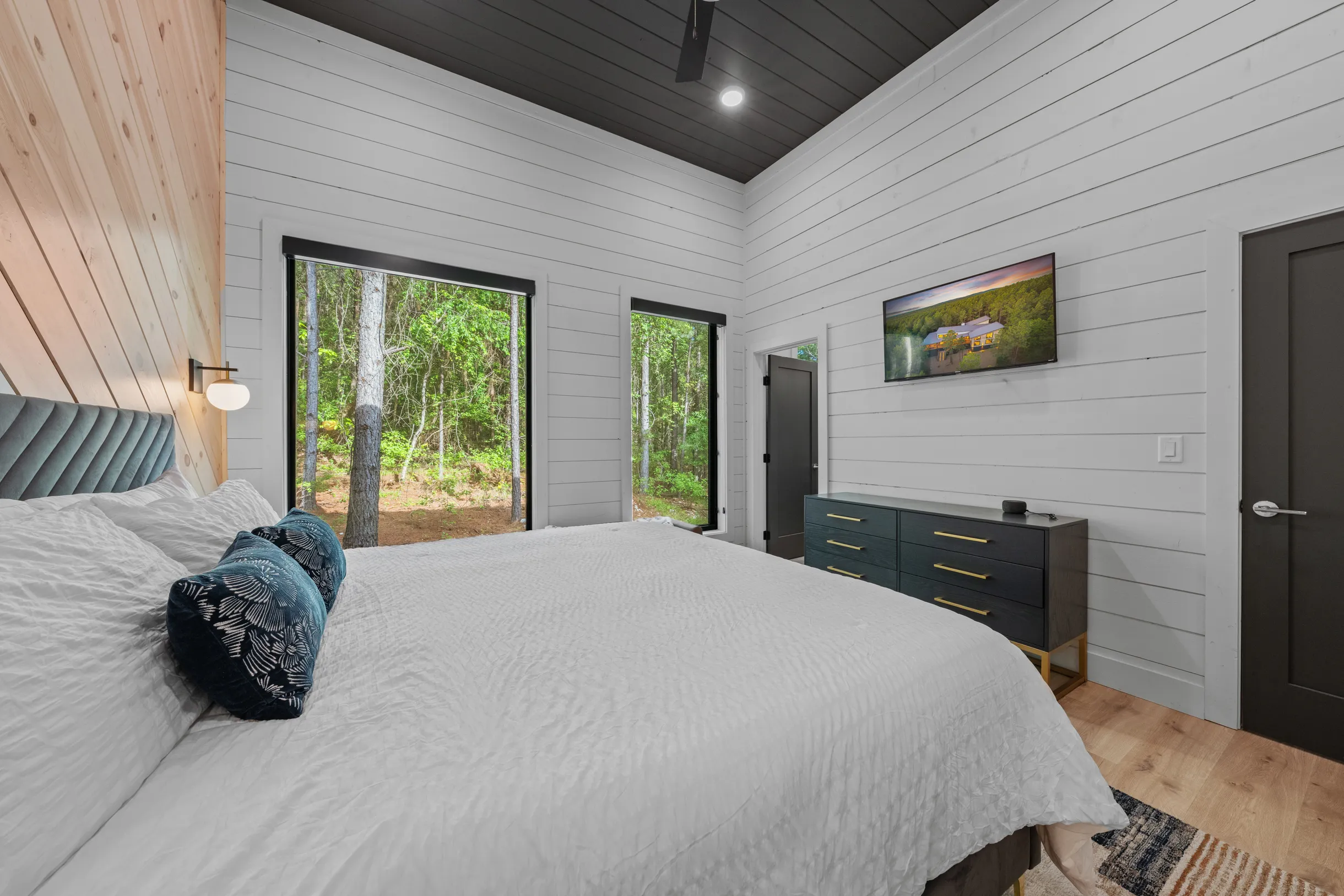 Wander Broken Bow Glow #79