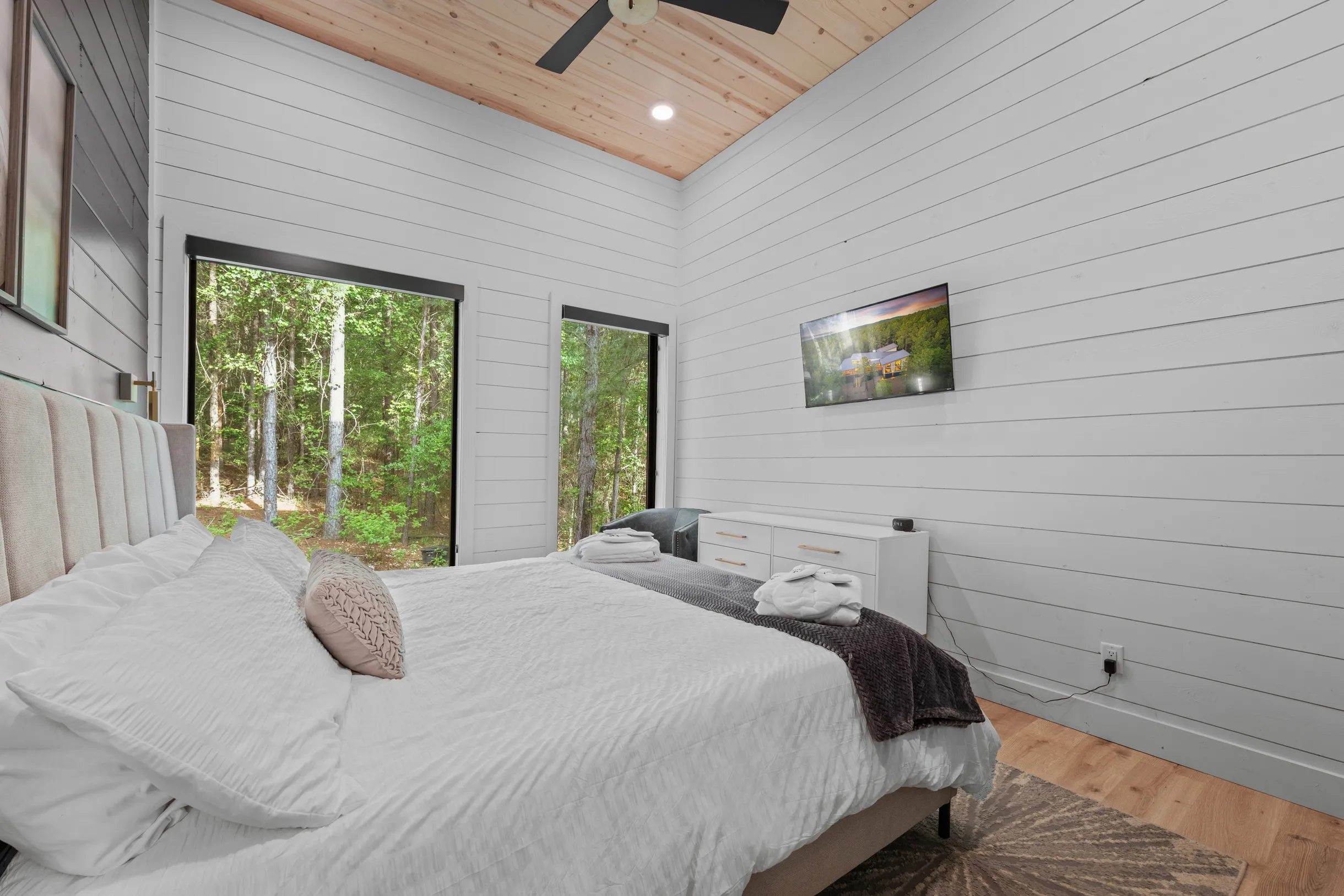 Wander Broken Bow Glow #93