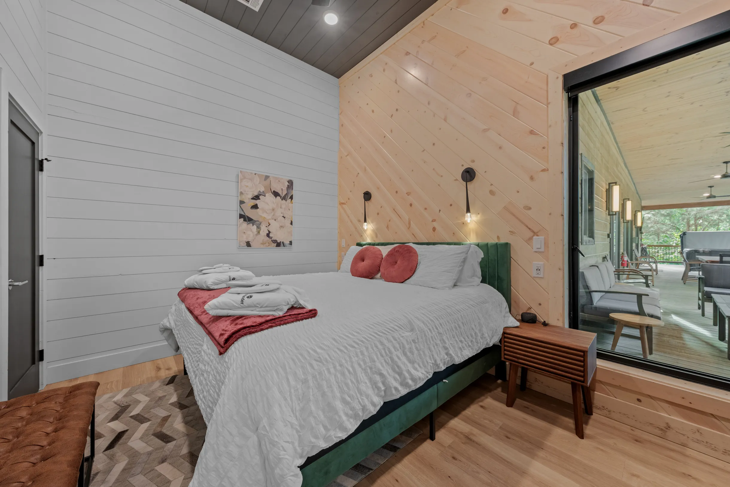 Wander Broken Bow Glow #22