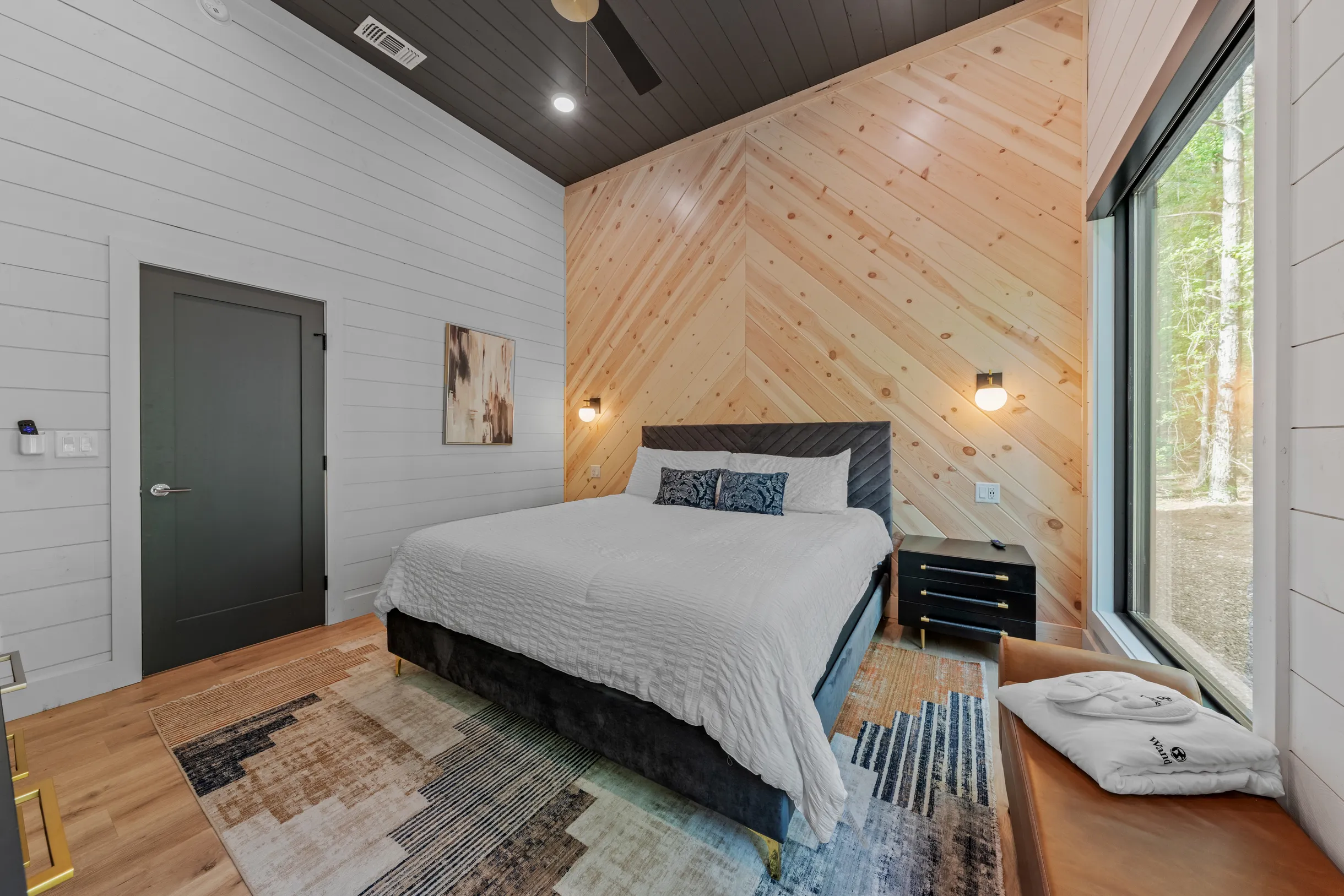 Wander Broken Bow Glow #103