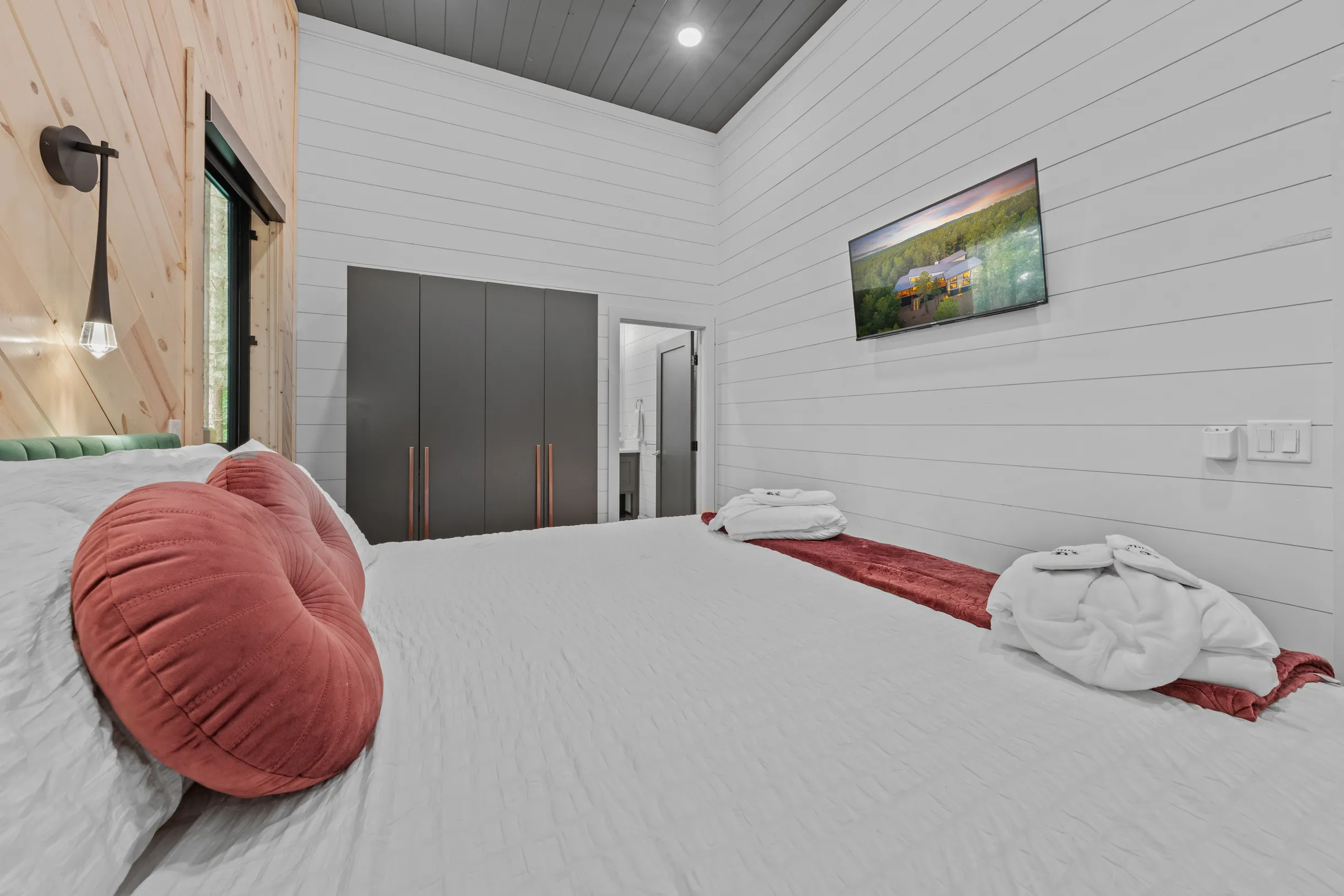 Wander Broken Bow Glow #94