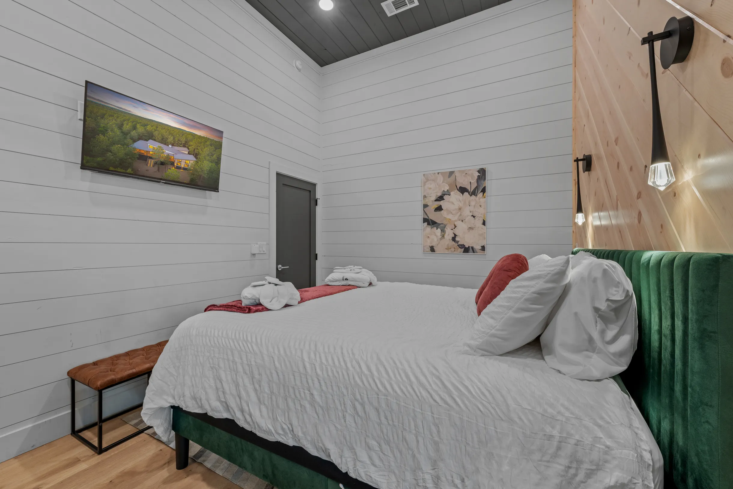 Wander Broken Bow Glow #64