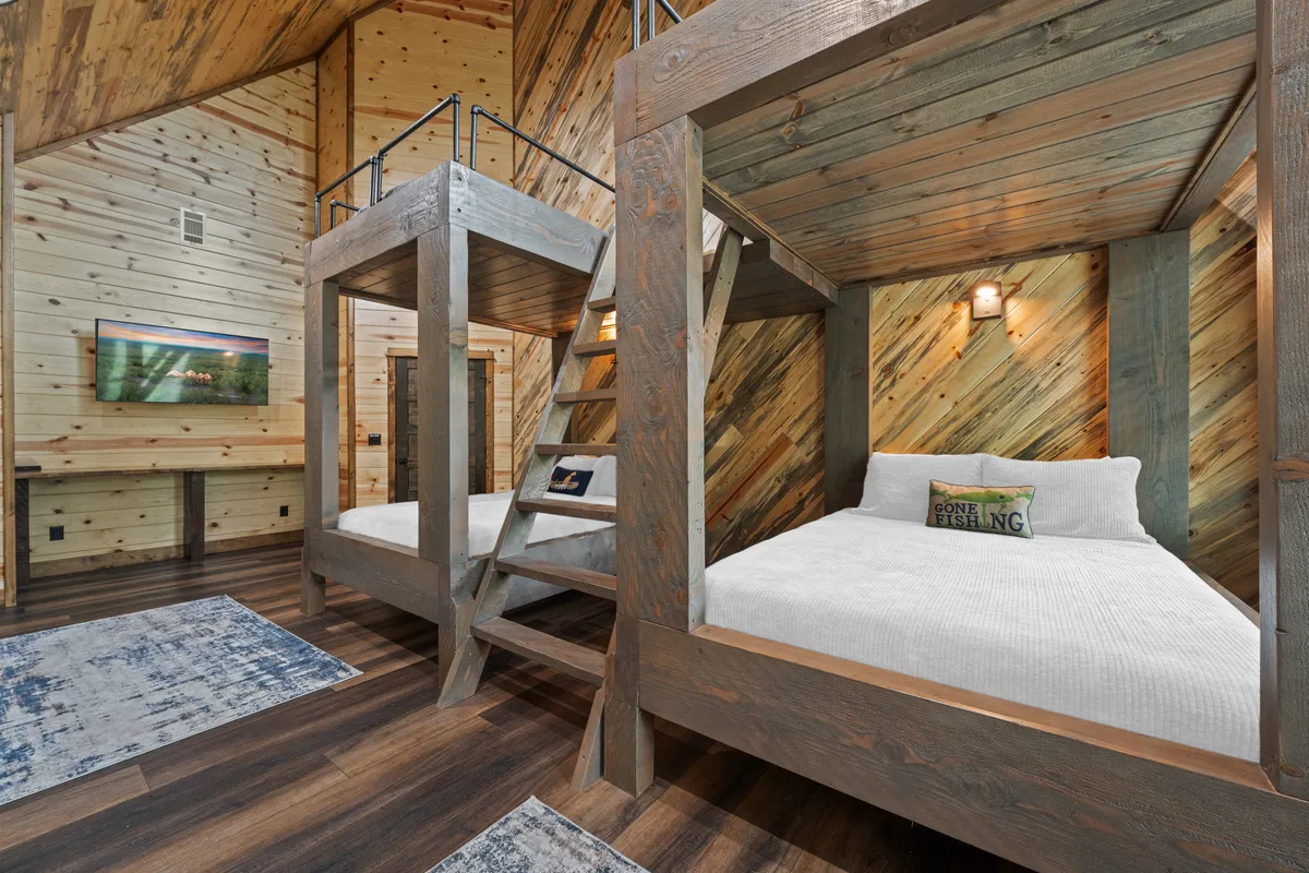 Bunk Bedroom 1 image