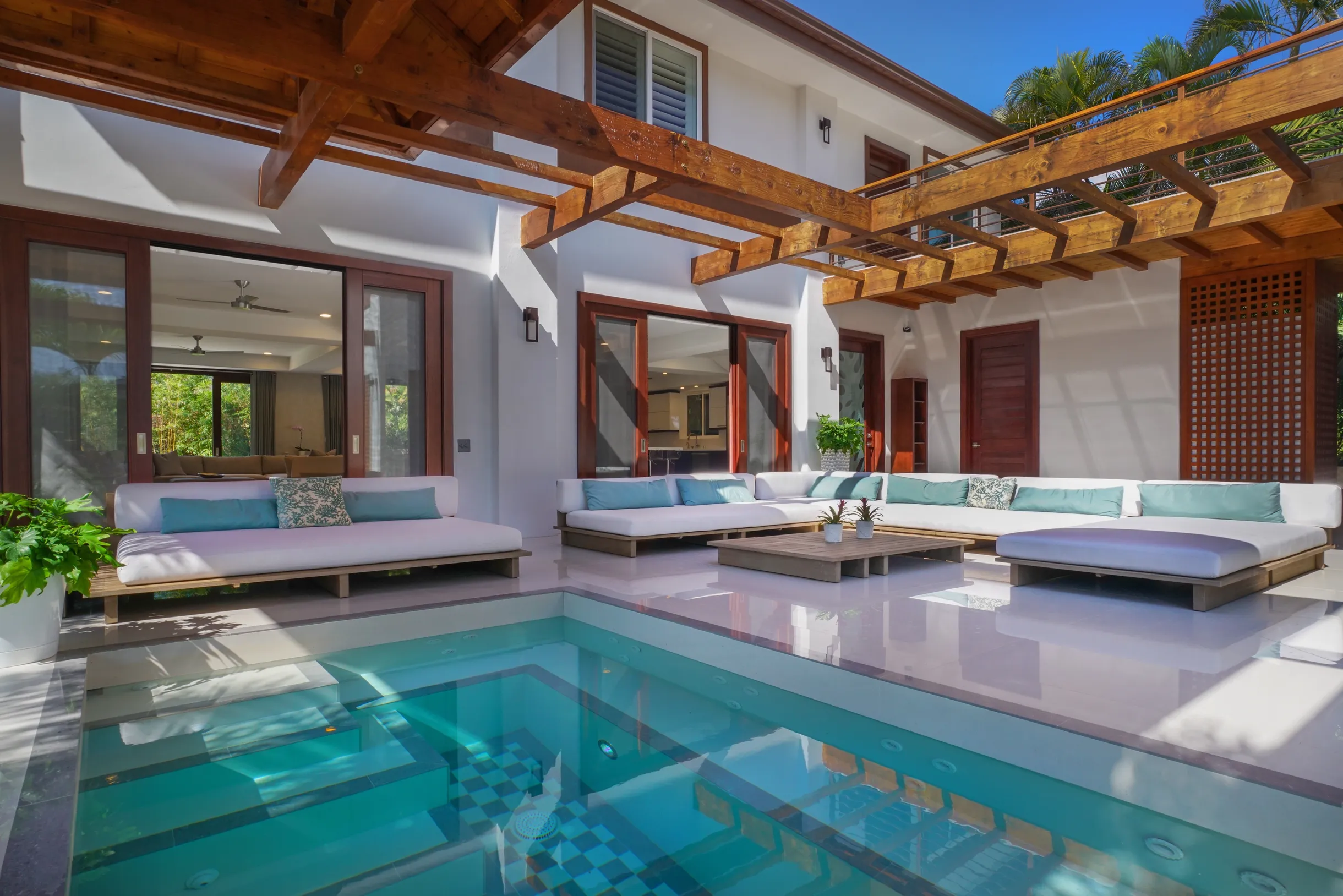 Wander Honolulu Breeze #11