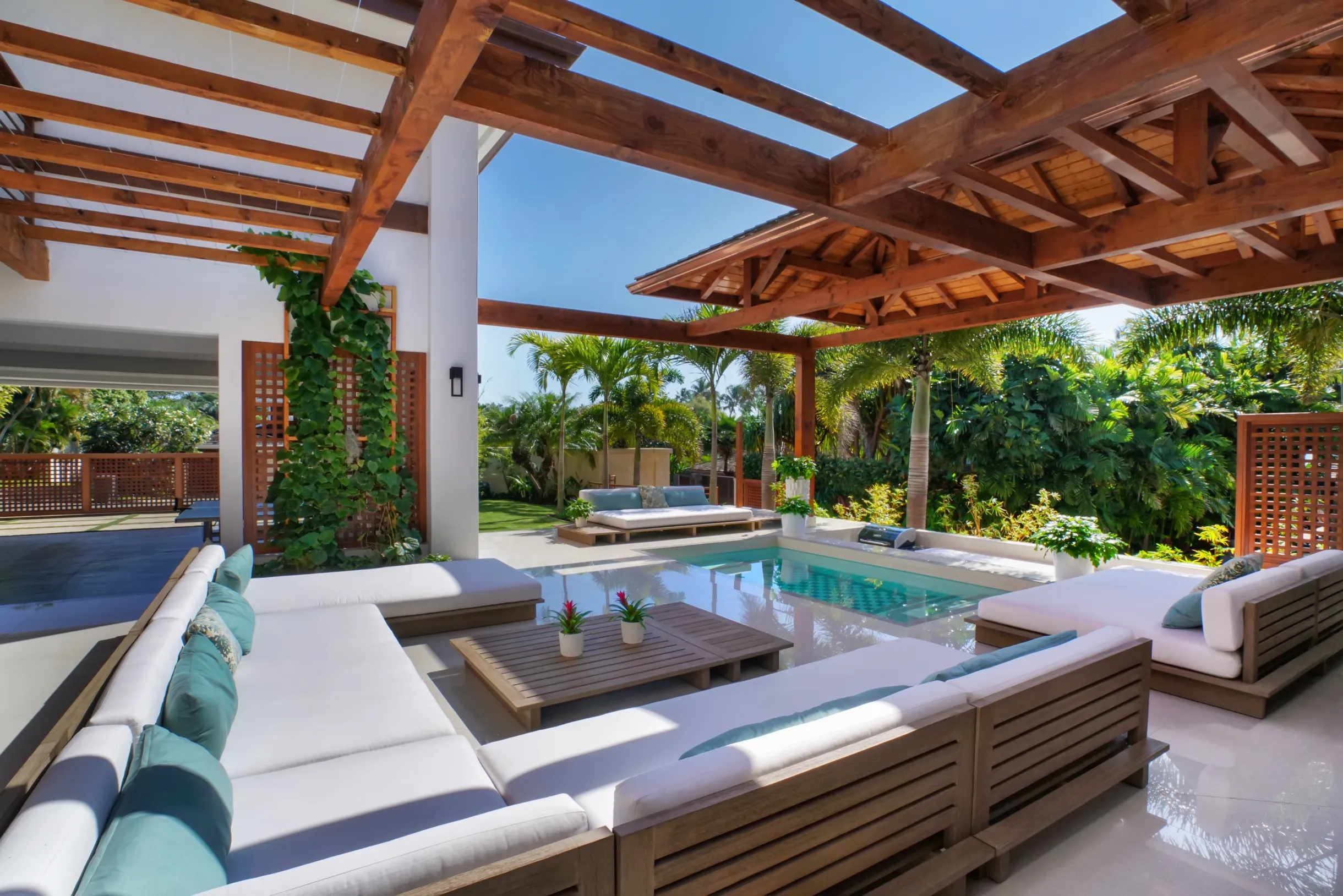 Wander Honolulu Breeze #13