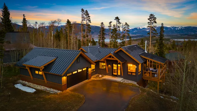 image for Wander Silverthorne Mountain
