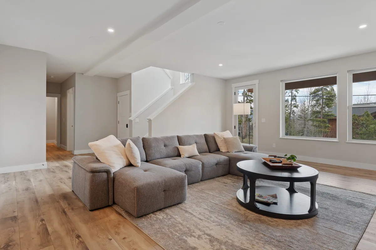 Wander Silverthorne Mountain