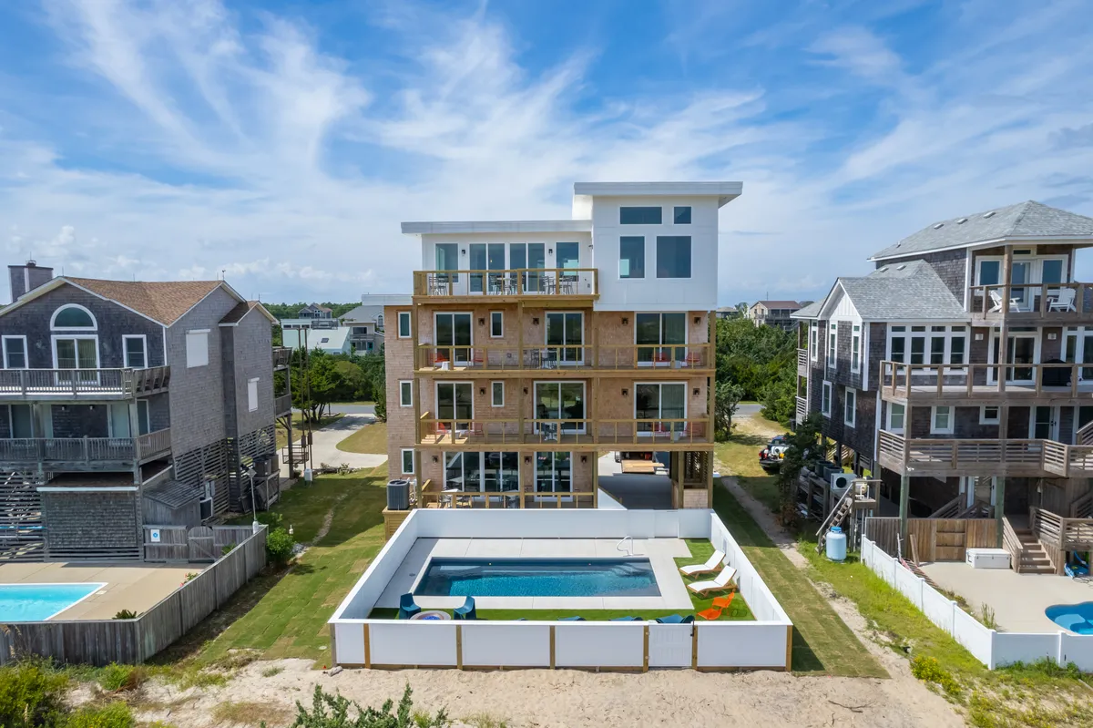 Wander Hatteras Tides #1