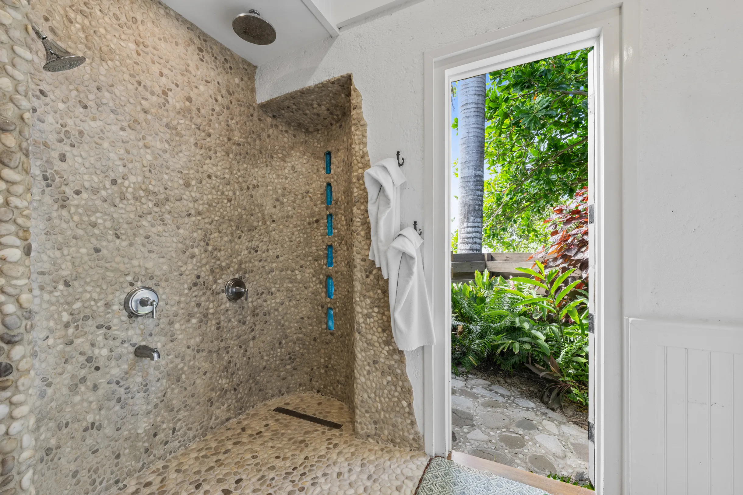 Wander Saint Ann Cove #100