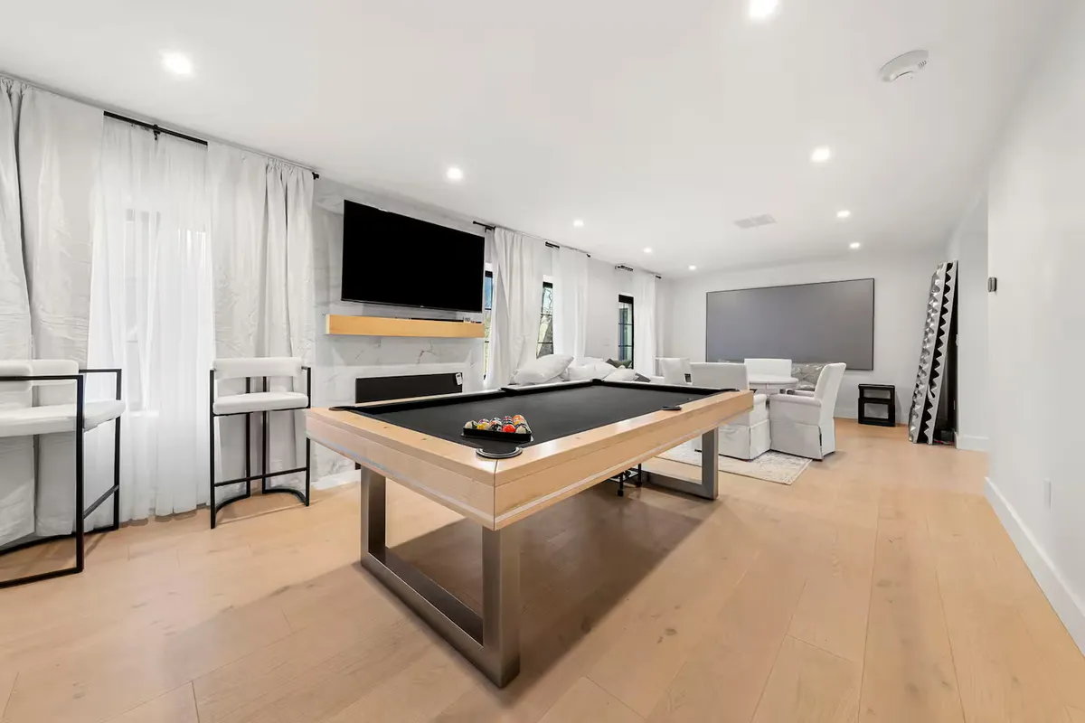 Wander Charles River Chateau #25