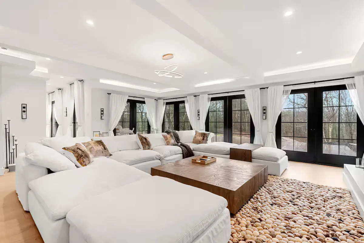 Wander Charles River Chateau #6