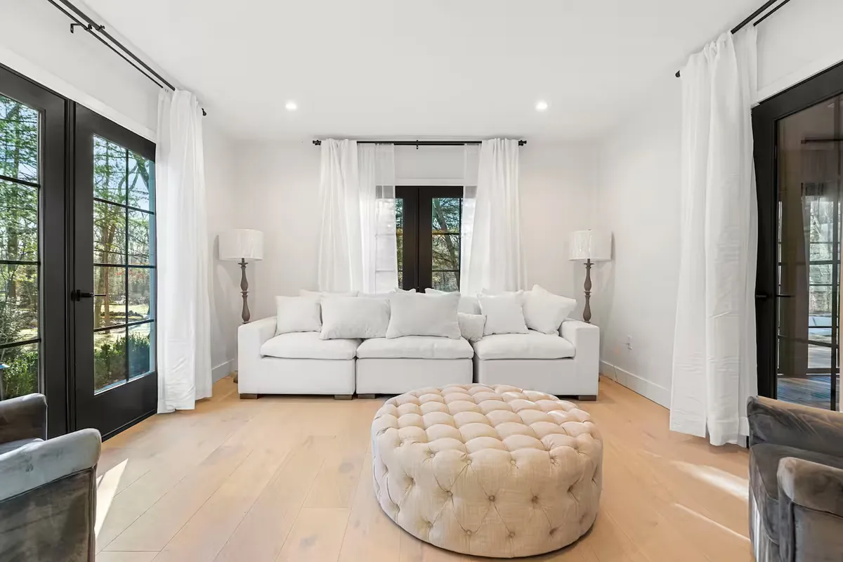 Wander Charles River Chateau #7