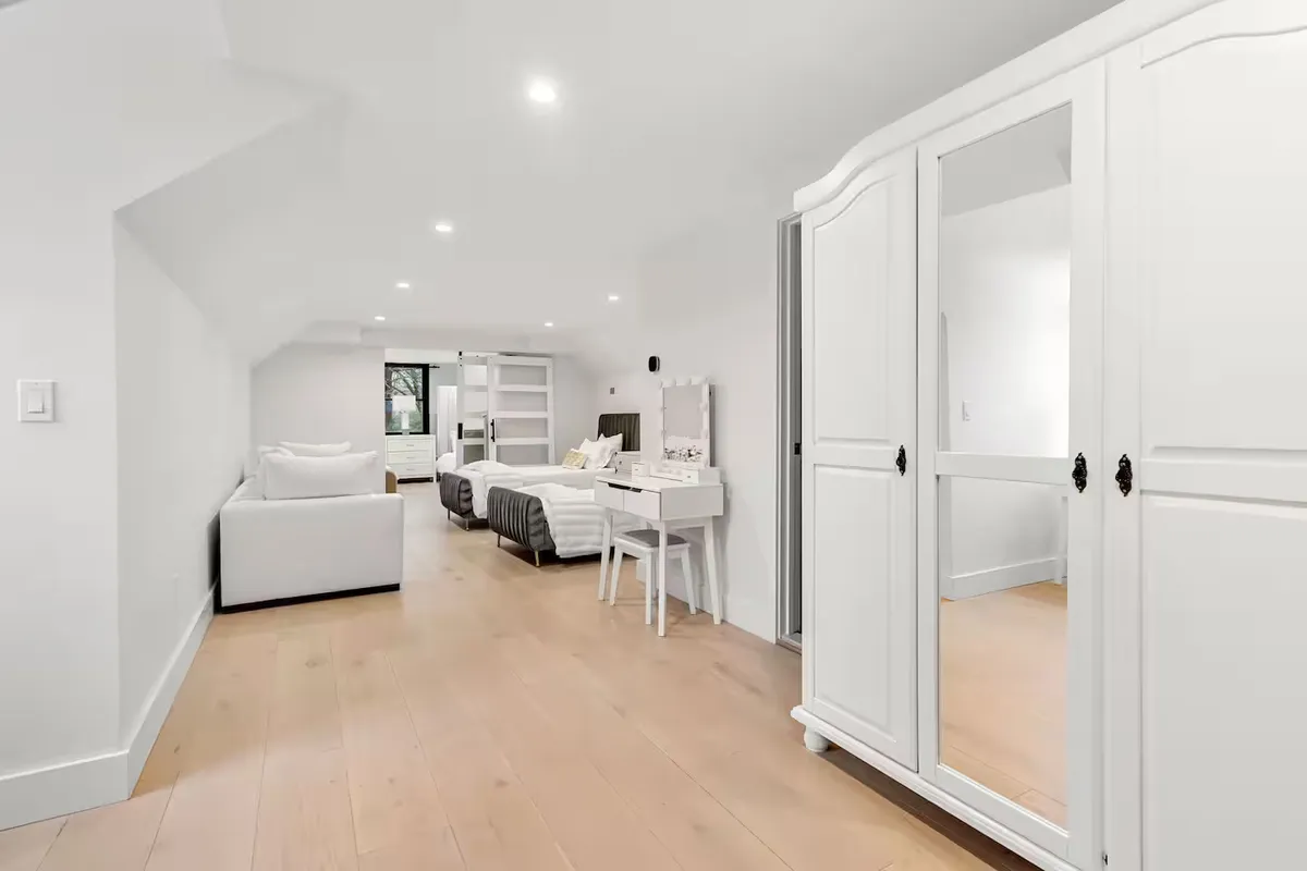 Wander Charles River Chateau #43