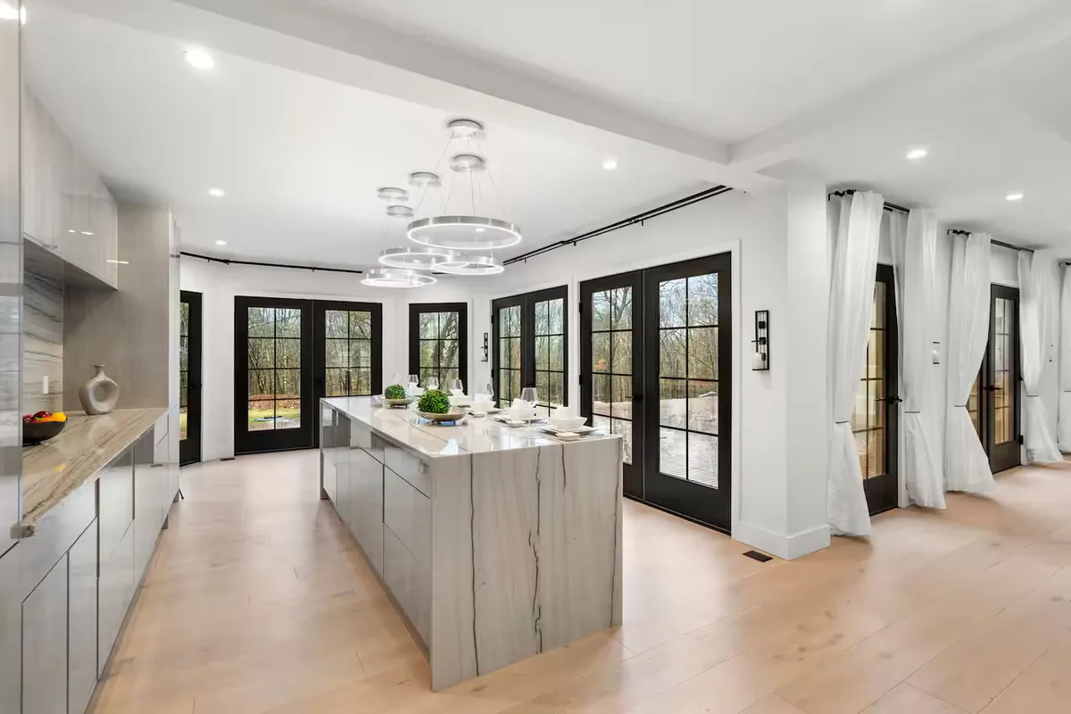 Wander Charles River Chateau #44