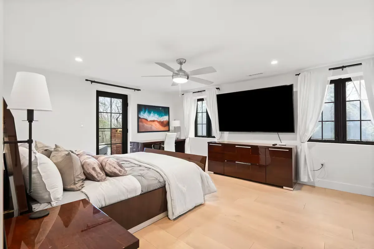 Wander Charles River Chateau #30