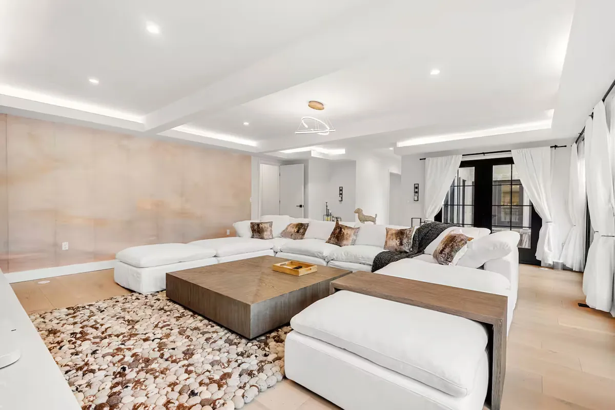 Wander Charles River Chateau #32