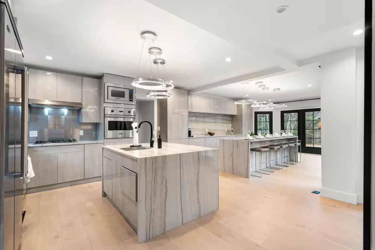 Wander Charles River Chateau #70