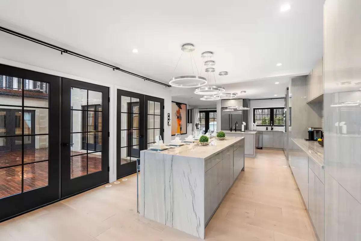 Wander Charles River Chateau #69