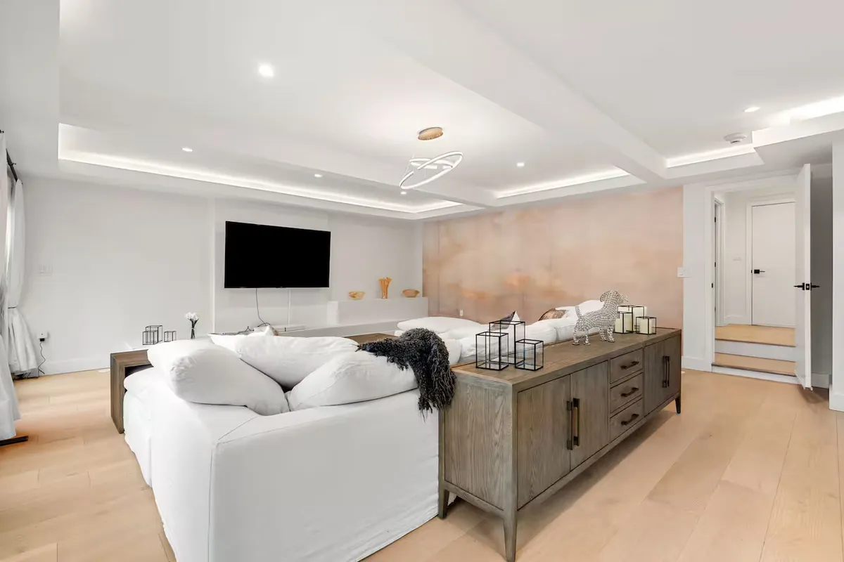 Wander Charles River Chateau #46